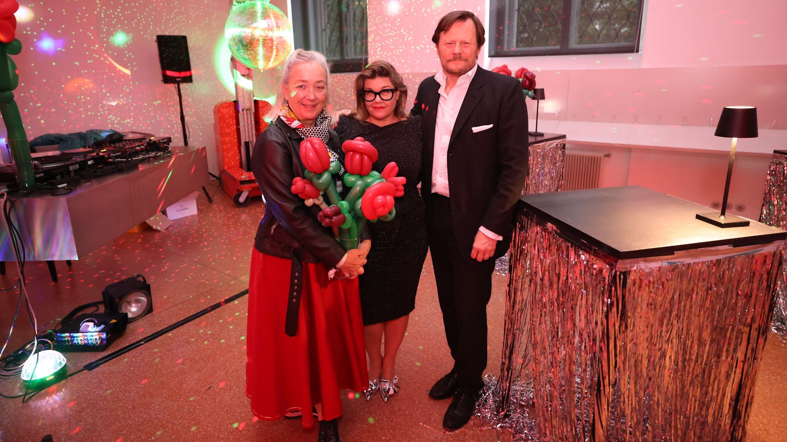 ... auch Martin Böhm zeigte sich begeistert vom floralen Italo-Flair. Hier mit Agnes Husslein-Arco und Lilli Hollein