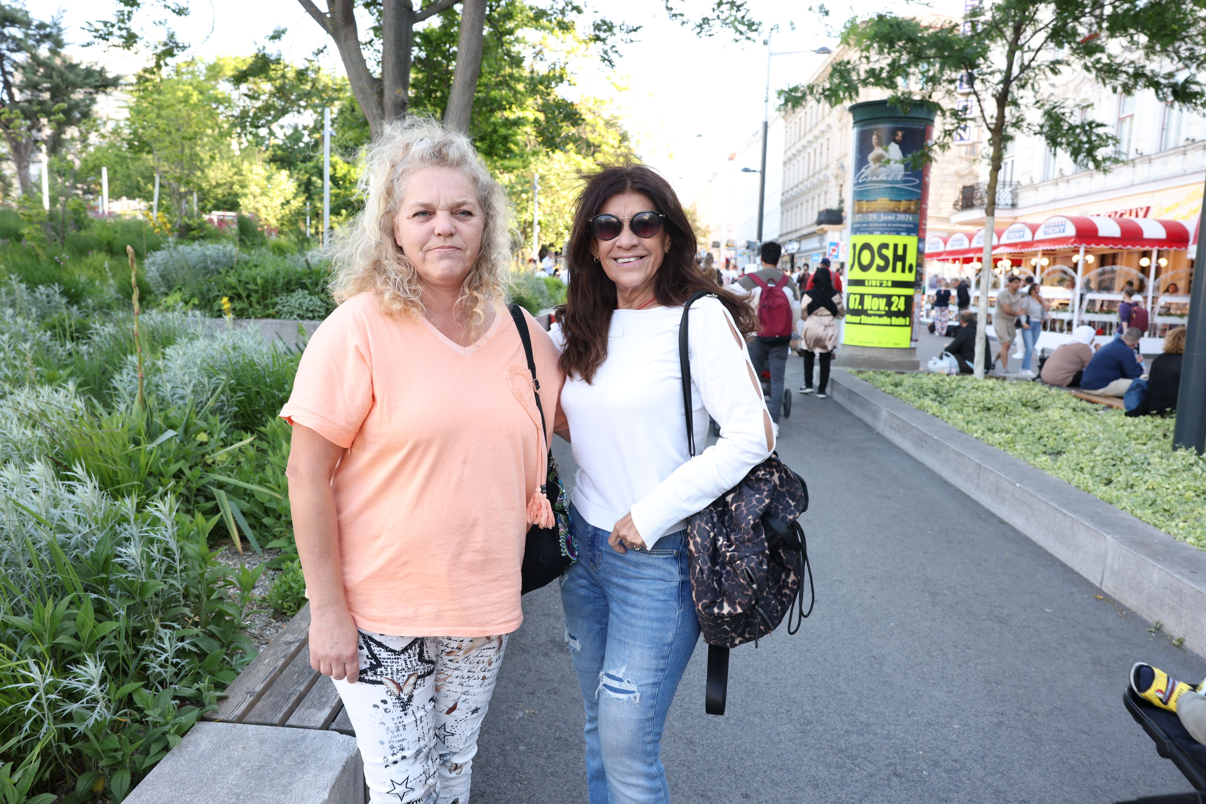 Fühlen sich abends nicht sicher in Favoriten: die Freundinnen Beatrix (l., 55) und Teresa (56).