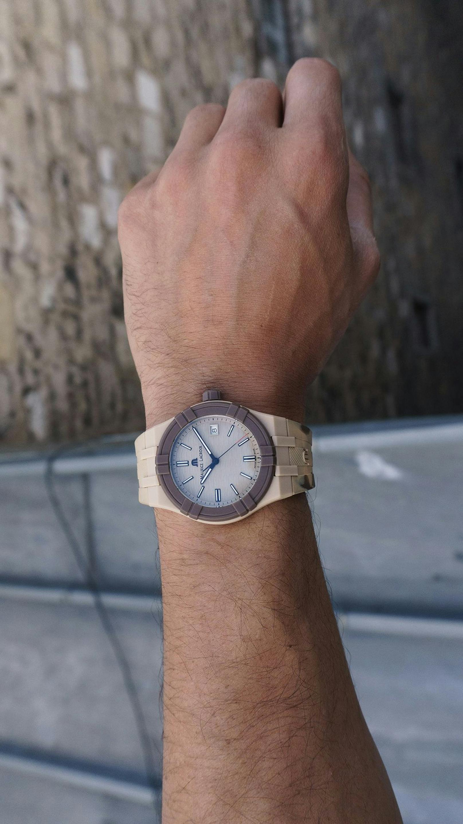 Uhr AIKON #tide CAMO in beige von Maurice Lacroix