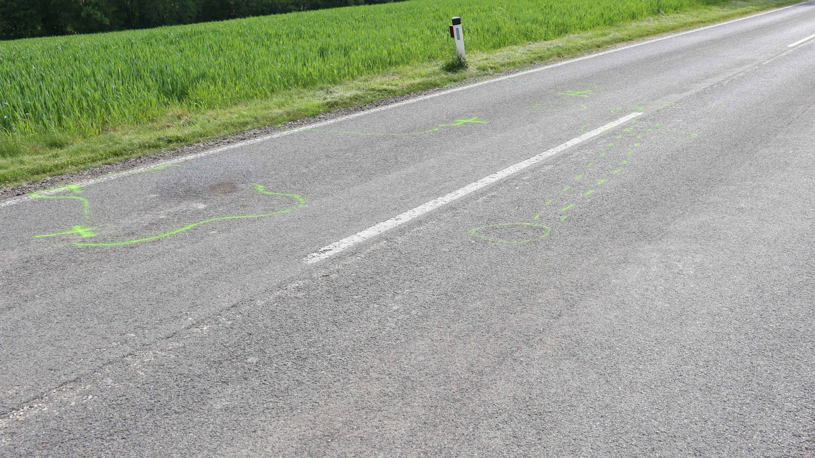 Der Deutsche fuhr Mittwochmittag mit seinem Motorrad entlang der Unterinnviertler Straße (L 513) Richtung Ried.