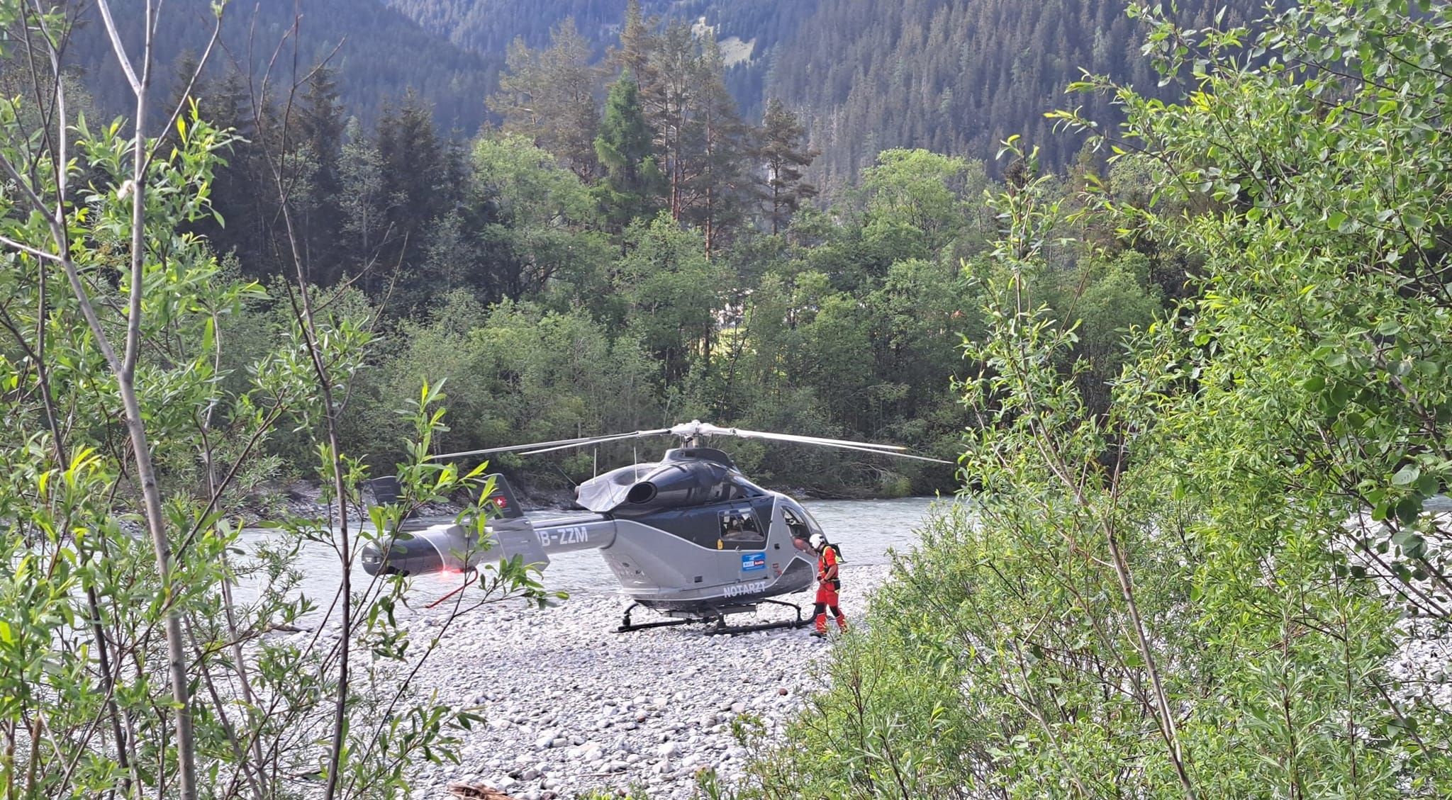 Für einen deutschen Kanufahrer konnten die Rettungstrupps nichts mehr ausrichten. 