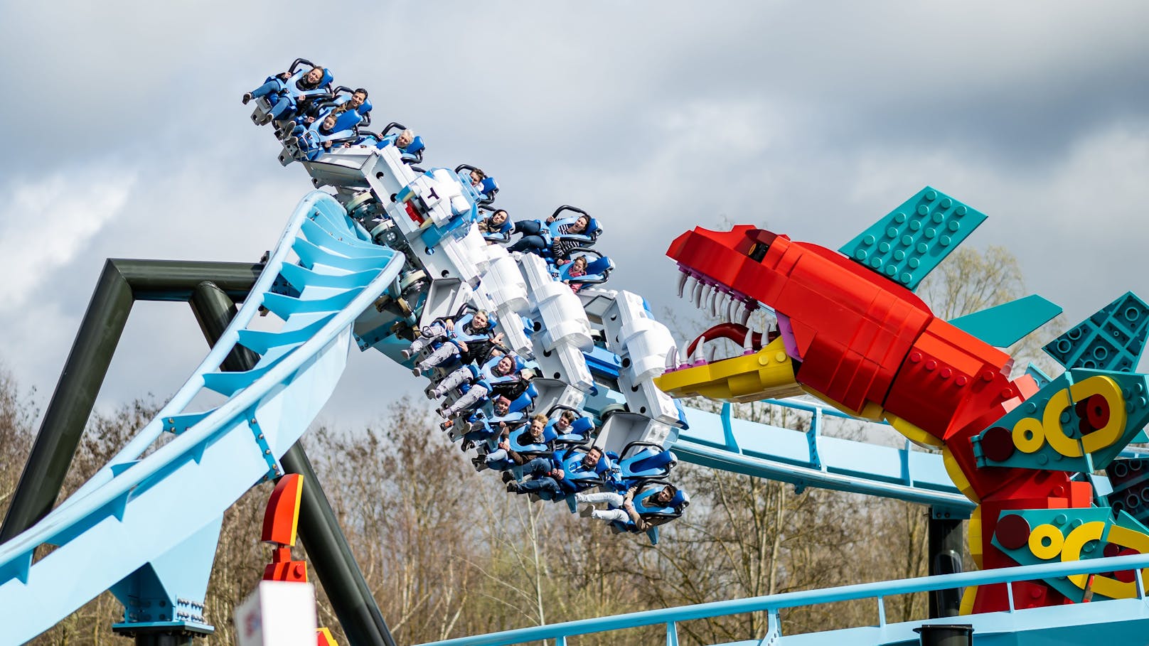 LEGOLAND Deutschland Resort: LEGO MYTHICA Wing Coaster MAXIMUS