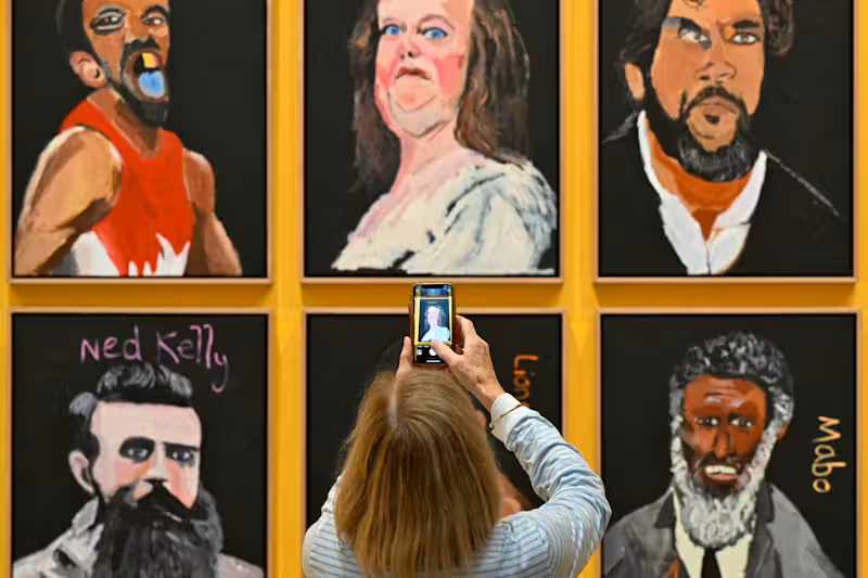 Australiens reichste Frau fordert die Nationalgalerie dazu auf, ein Bild von ihr nicht länger auszustellen.