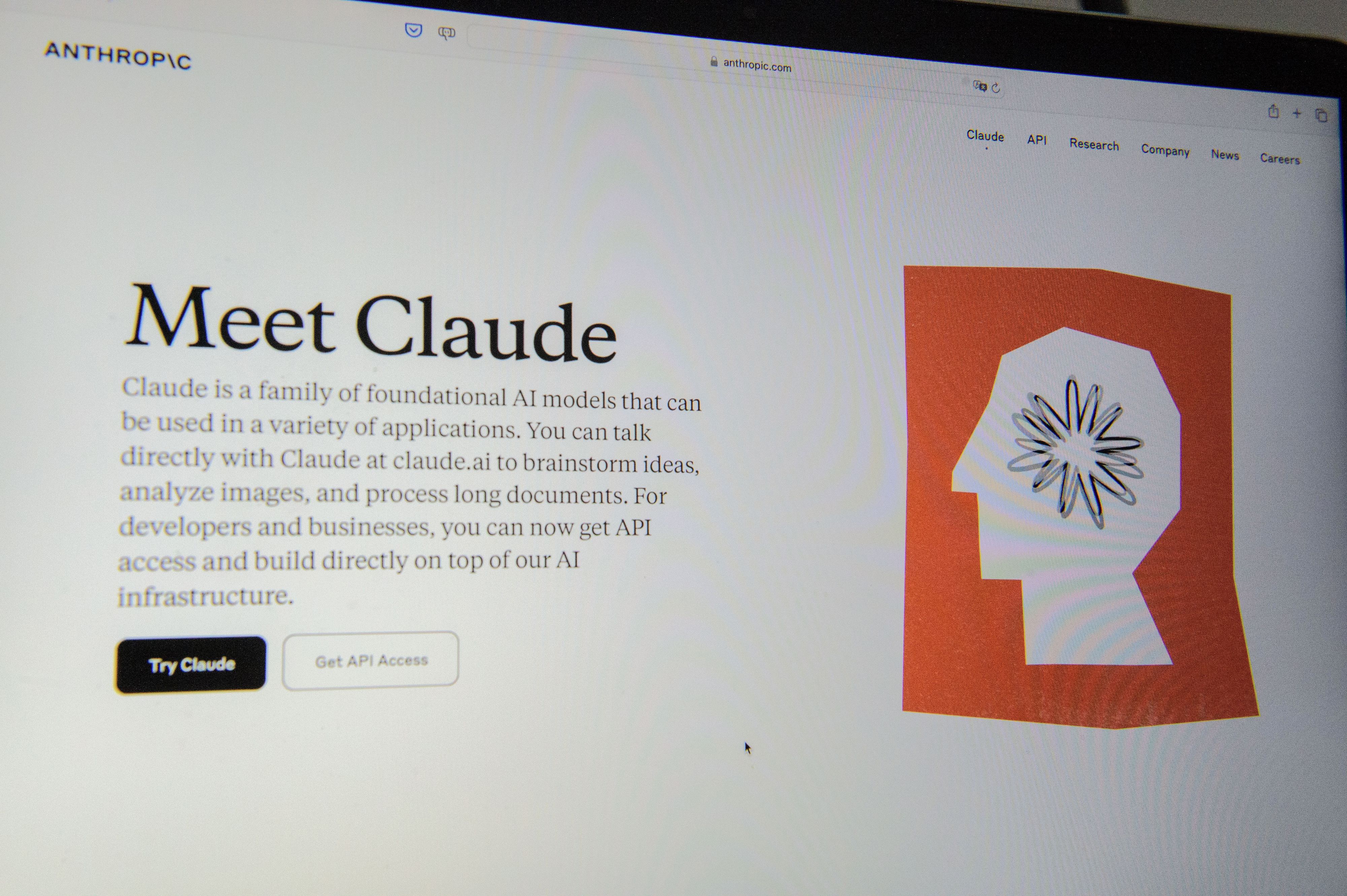 Die Firma Anthropic greift mit der KI Claude ChatGPT von OpenAI an.