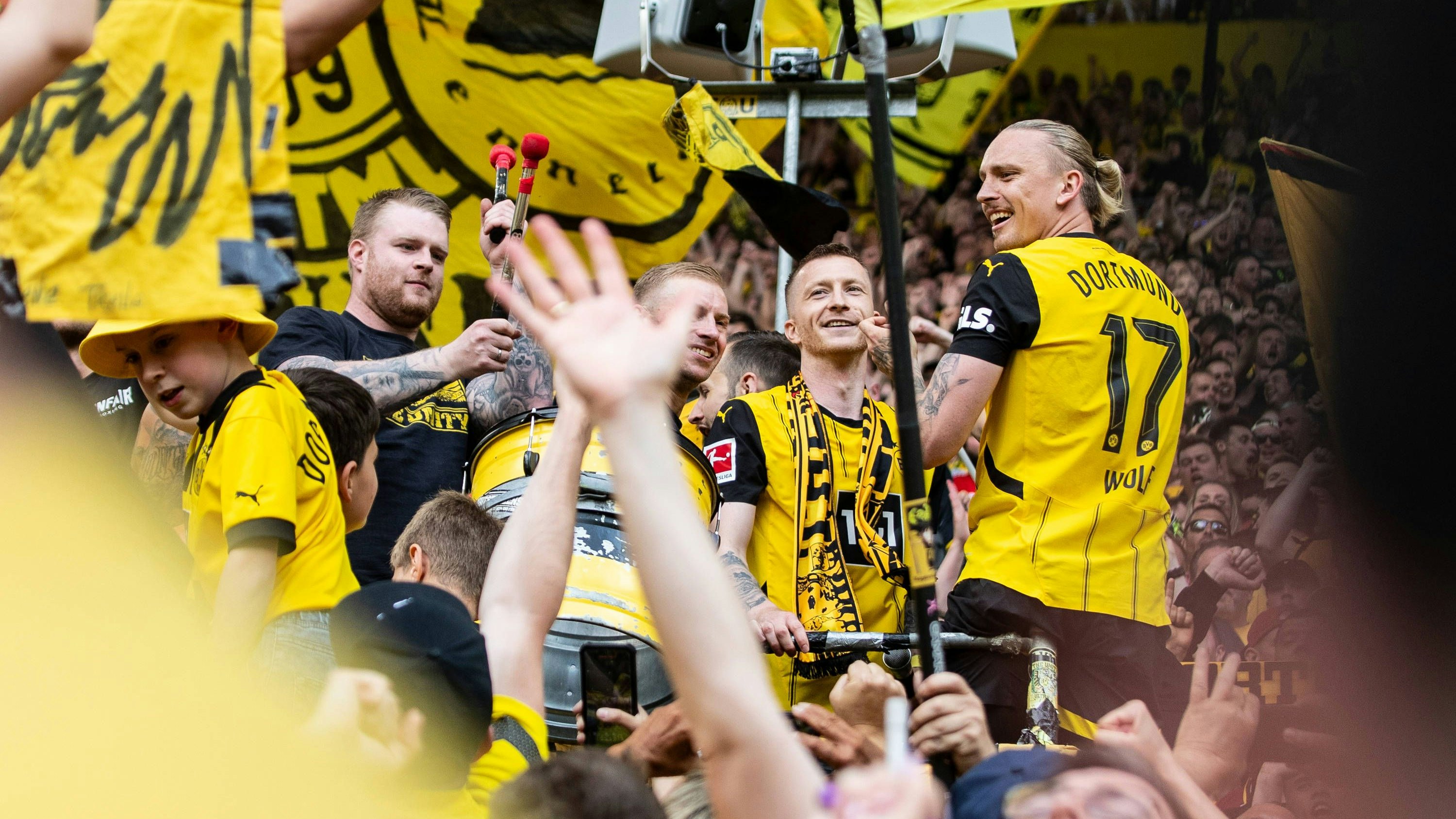 Marco Reus bedankt sich bei den Fans