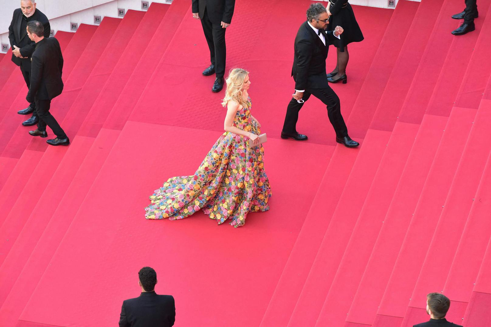 Larissa Marolt erobert die roten Teppiche in Cannes