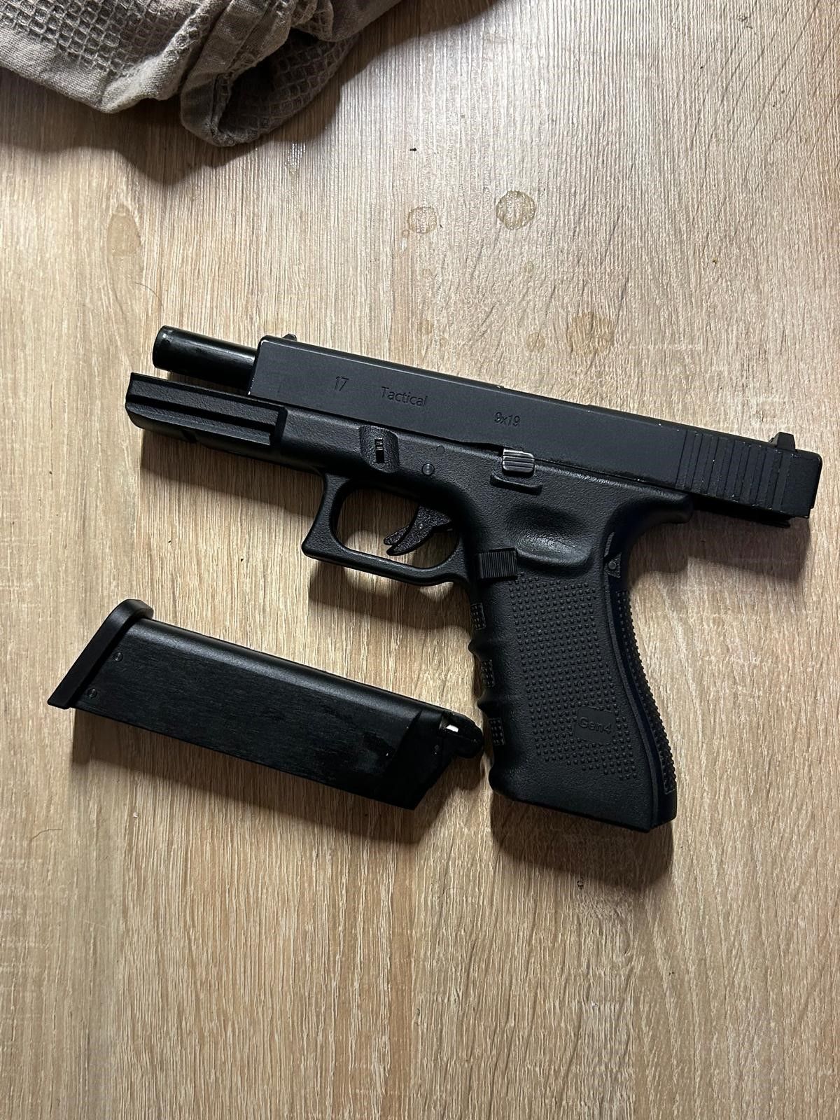 Mit dieser Pistole soll der 19-Jährige gedroht haben. 