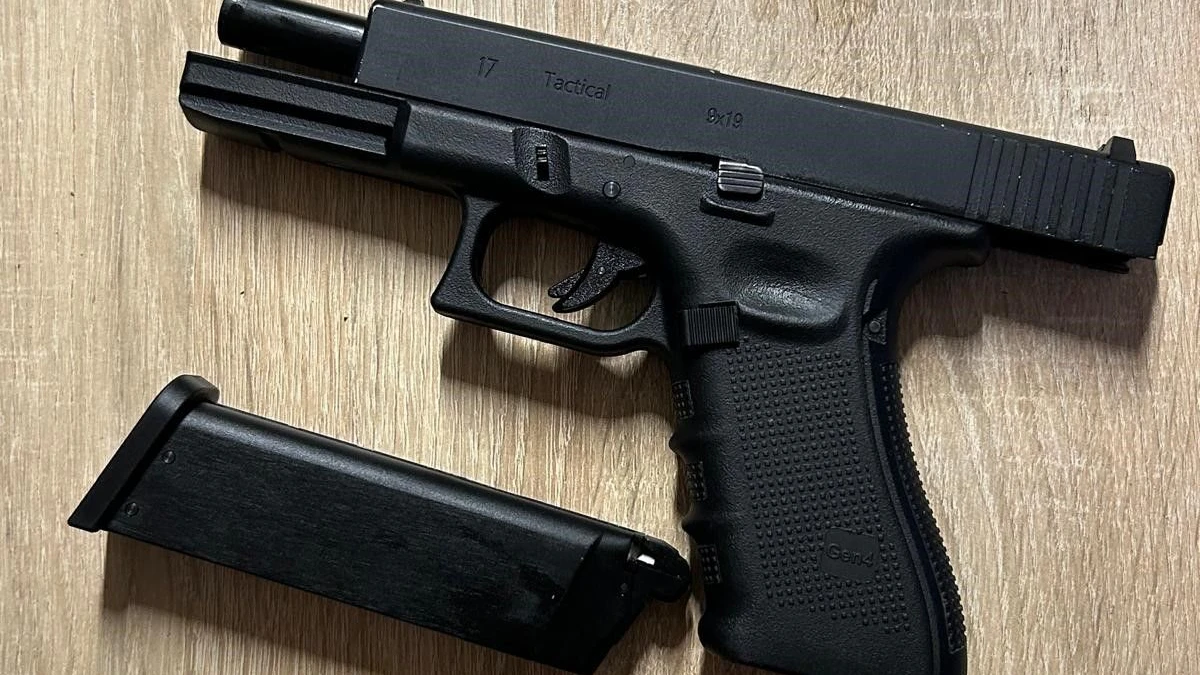 Mit dieser Pistole soll der 19-Jährige gedroht haben. 