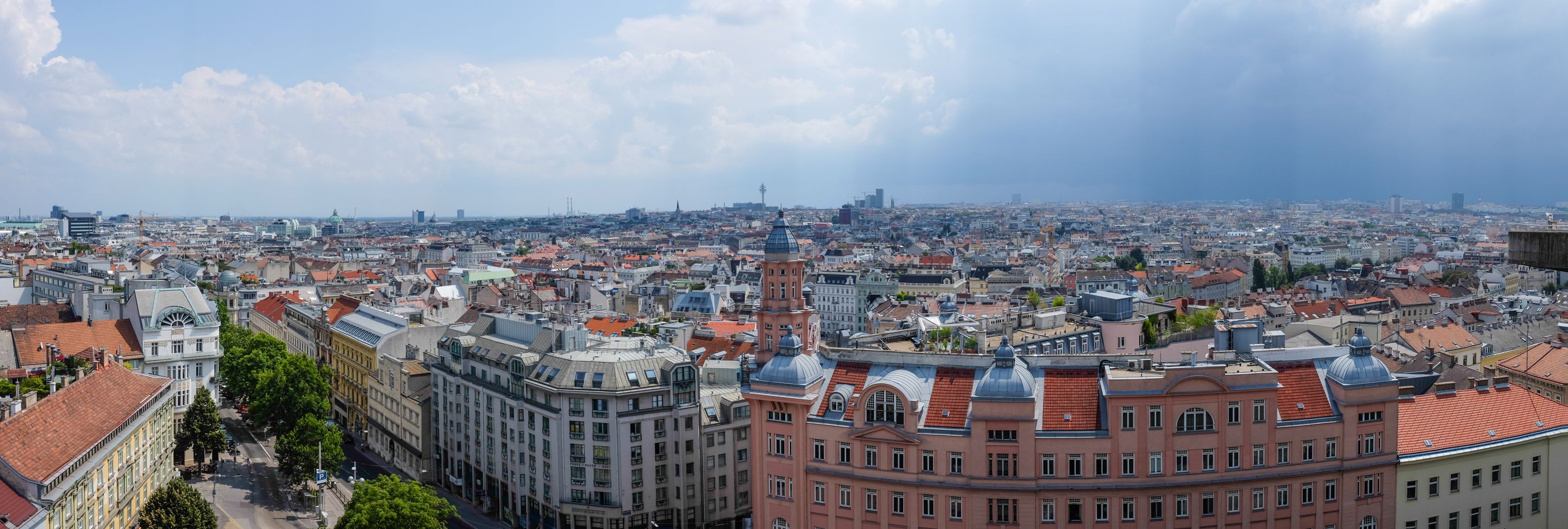 Gewitter sind in der schwülen Luft nicht ausgeschlossen. (Archivbild)