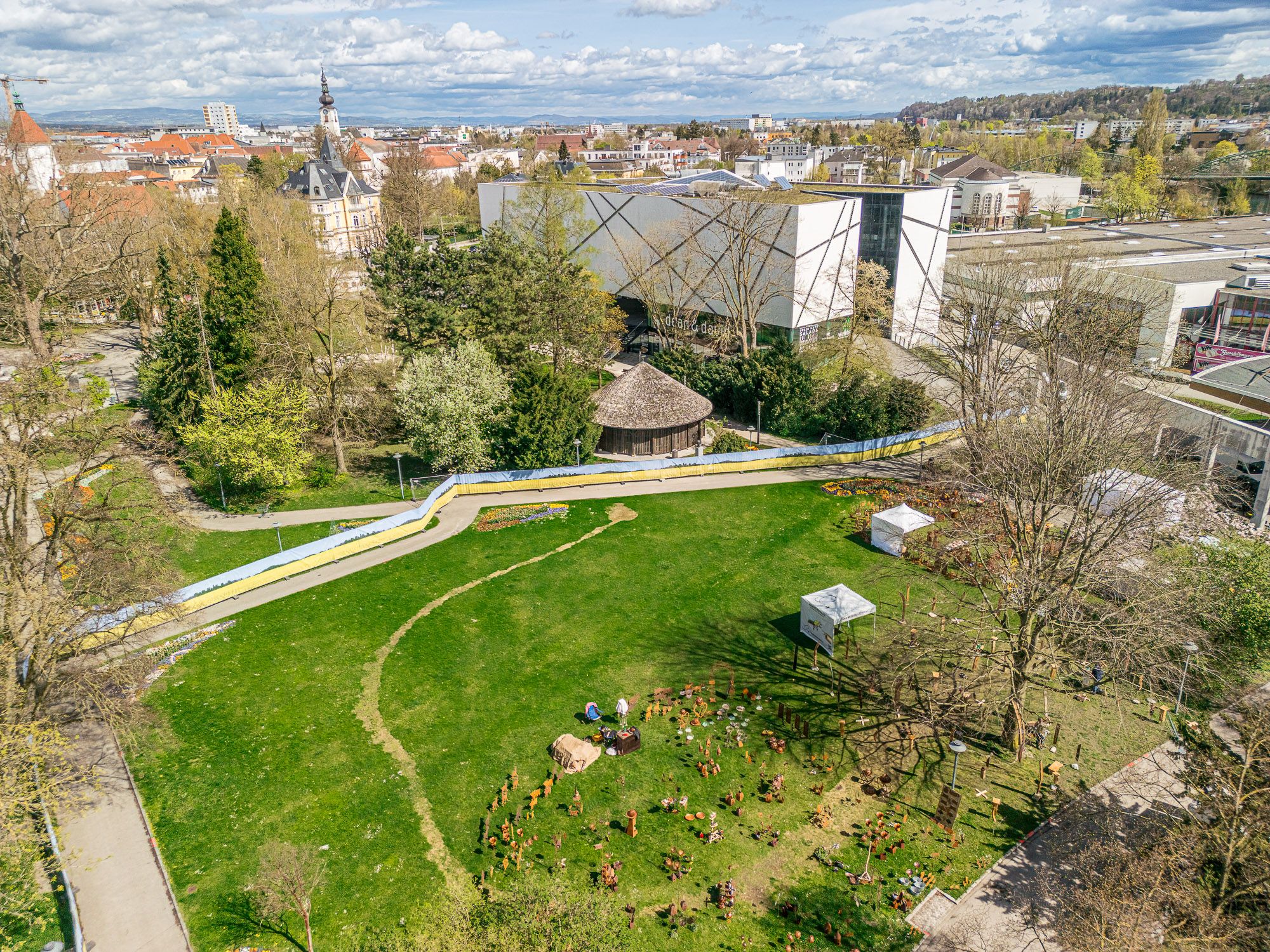An verschiedenen Welser Standorten findet 2027 die Landesgartenschau statt. Im Bild der Volksgarten