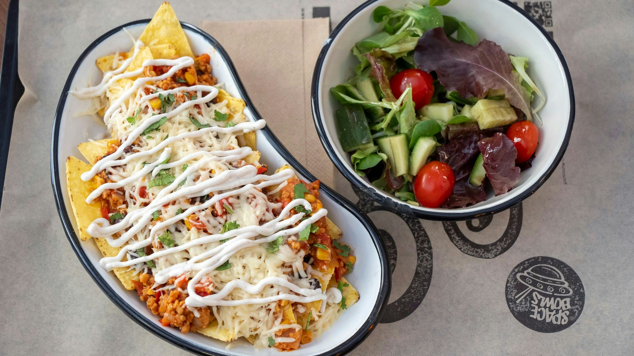 Salat und Nachos