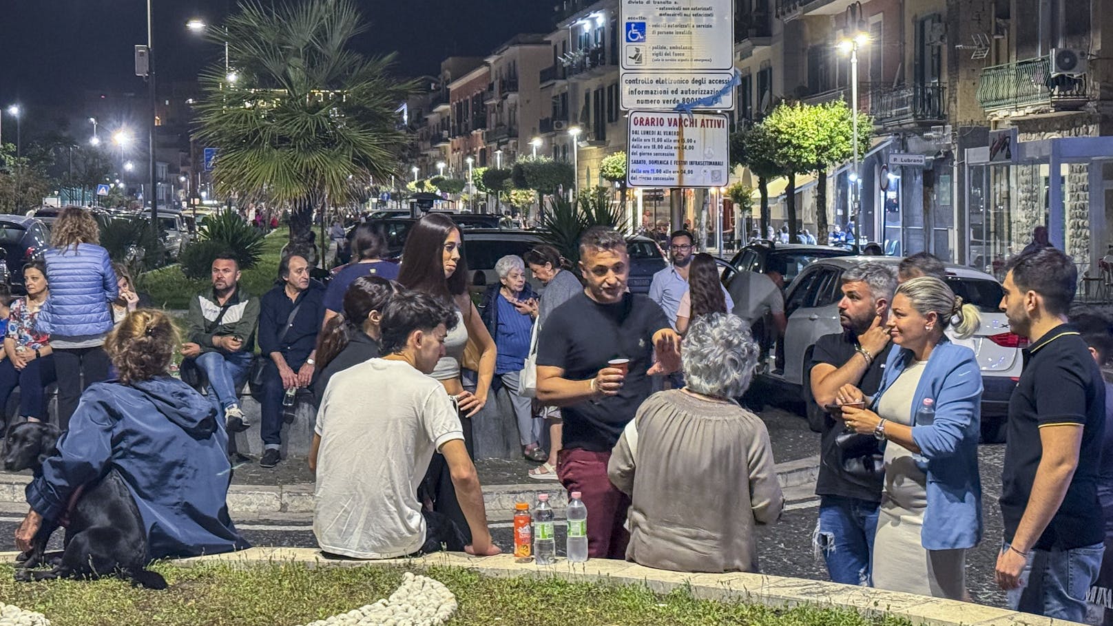 Erdbeben in Neapel – Menschen flüchten aus Häusern