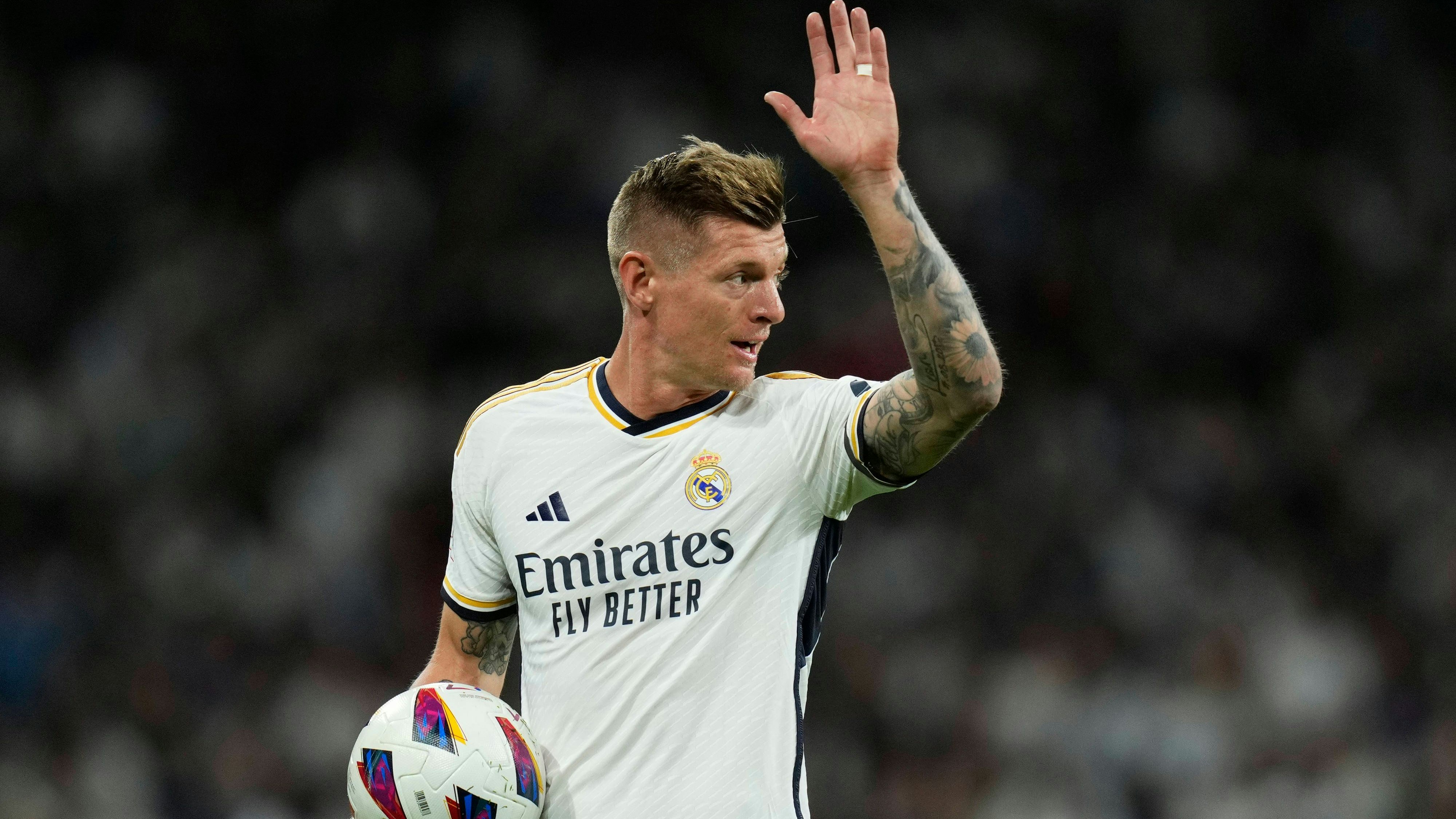 Toni Kroos hängt nach der EURO seine Schuhe an den Nagel.