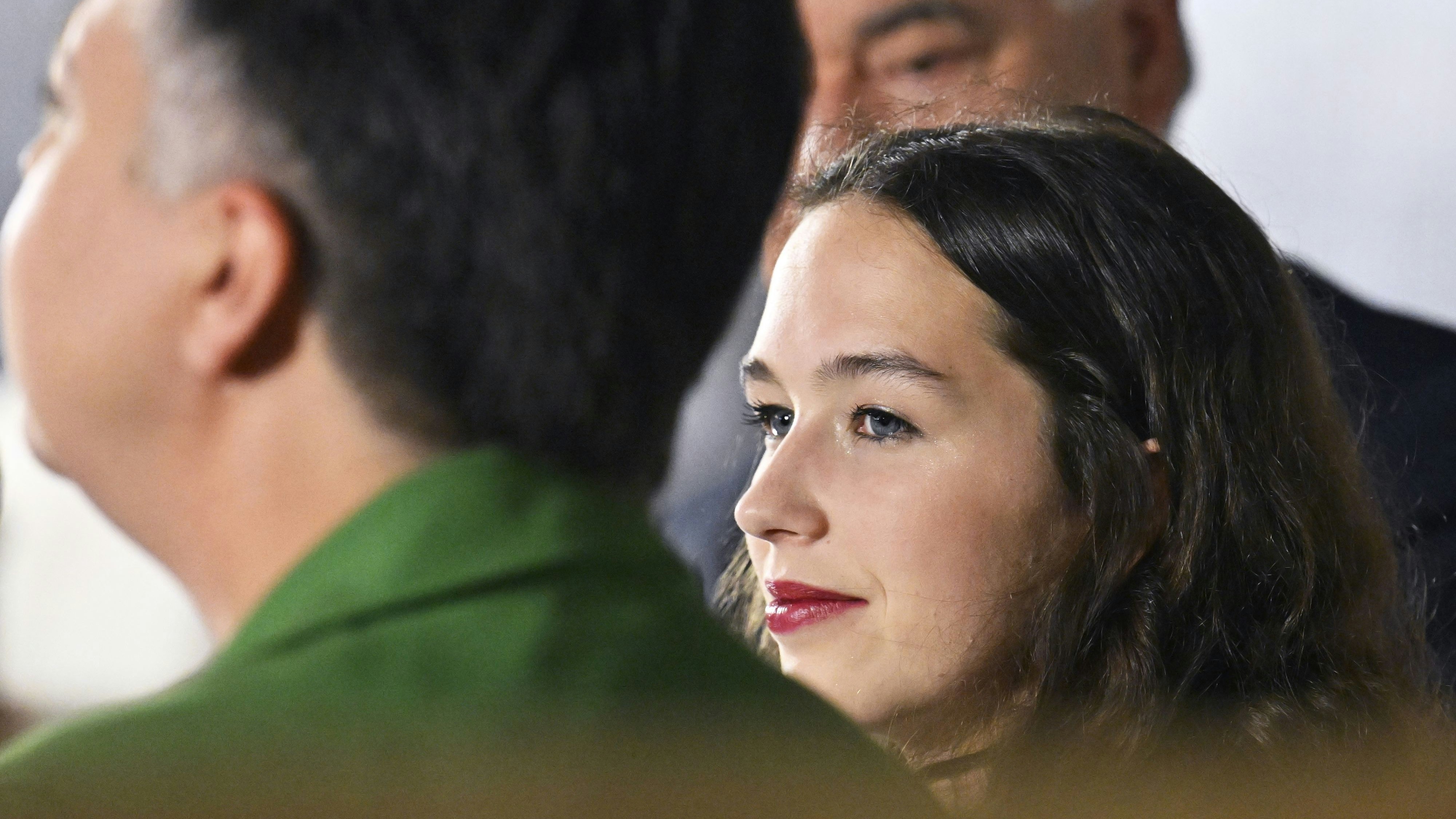 Die Spitzenkandidatin der Grünen für die EU-Wahl, Lena Schilling, am Freitag, 17. Mai 2024, im Rahmen einer Pressekonferenz anl. der "Plakatpräsentation - 2. Welle" der Grünen in Wien.