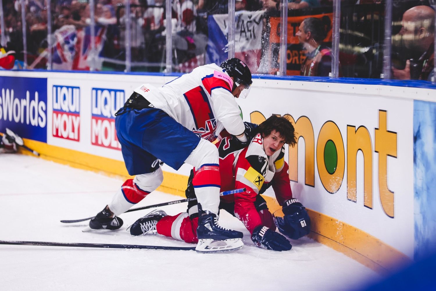 Die Briten ringen Österreich in Prag nieder.