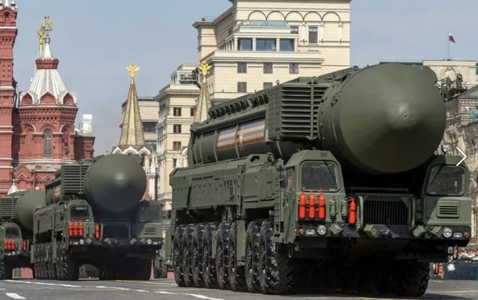 Interkontinental-Raketen: Sie können mit Atomsprengköpfen ausgestattet werden. Reichweite: 15.000 Kilometer!