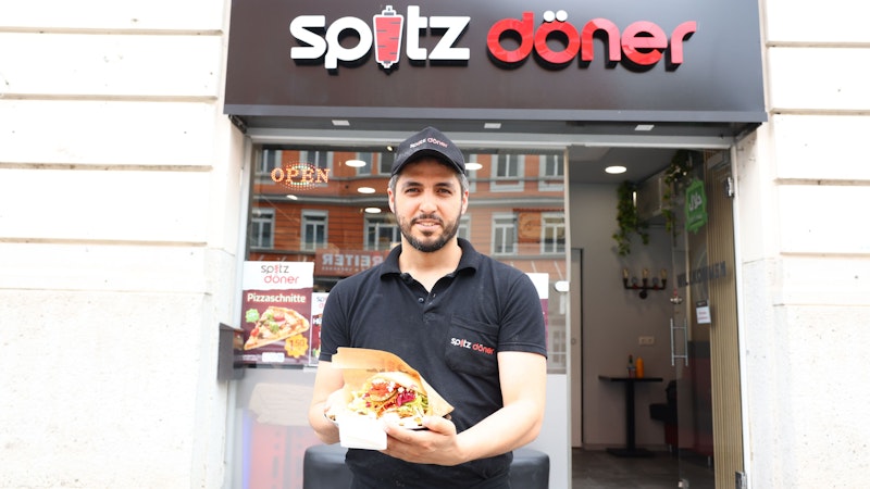 Bereits Mitte März hatte das Restaurant <a data-li-document-ref="120025613" href="https://www.heute.at/s/wiener-kebab-shop-verbluefft-mit-2-euro-spezialaktion-120025613">"Spitz döner"</a> in Wien-Floridsdorf Kebab-Fans mit einer Spezial-Aktion das Wasser im Mund zusammenlaufen lassen.