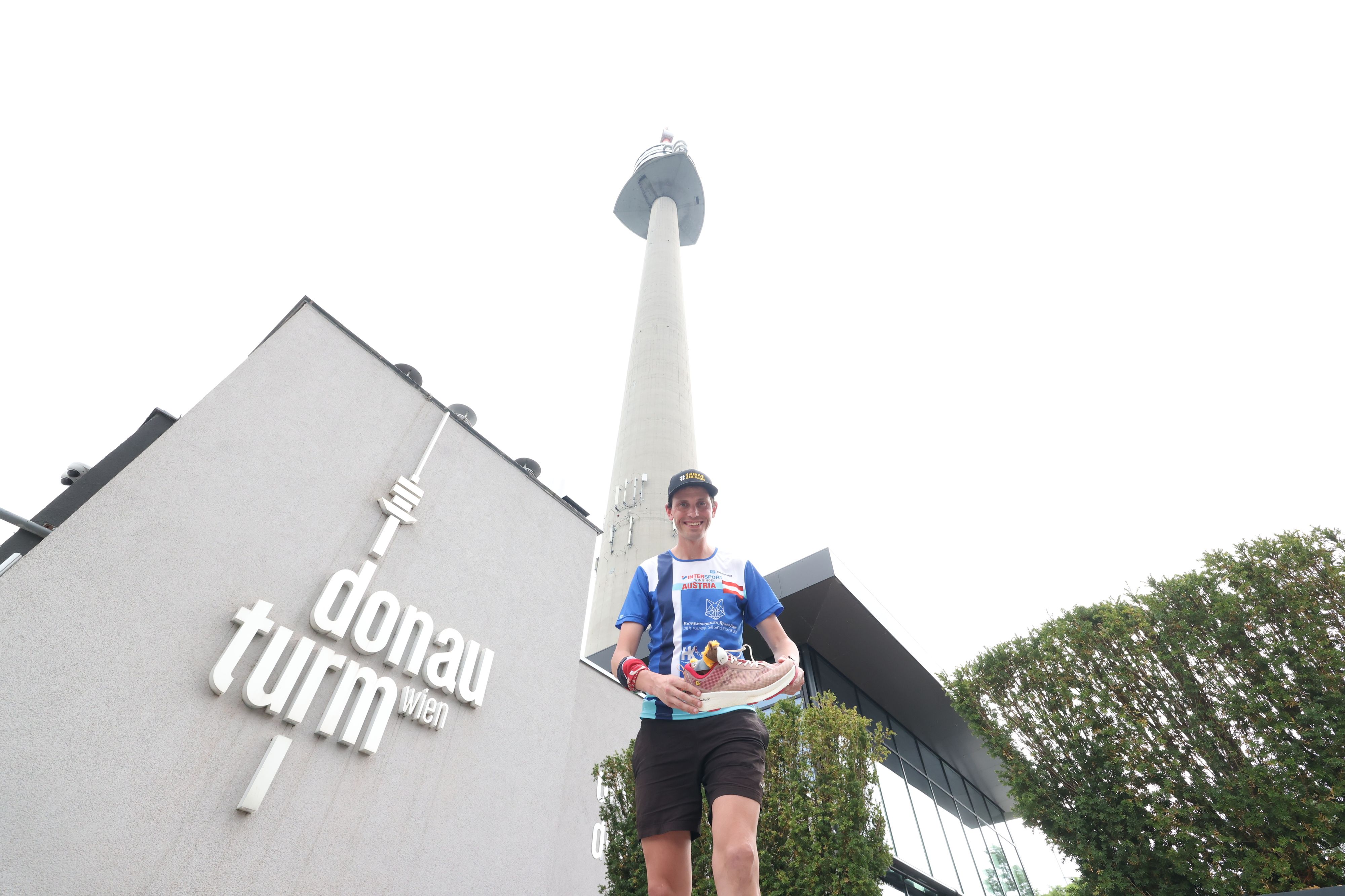 Niederösterreicher will 100 Kilometer am Donauturm laufen