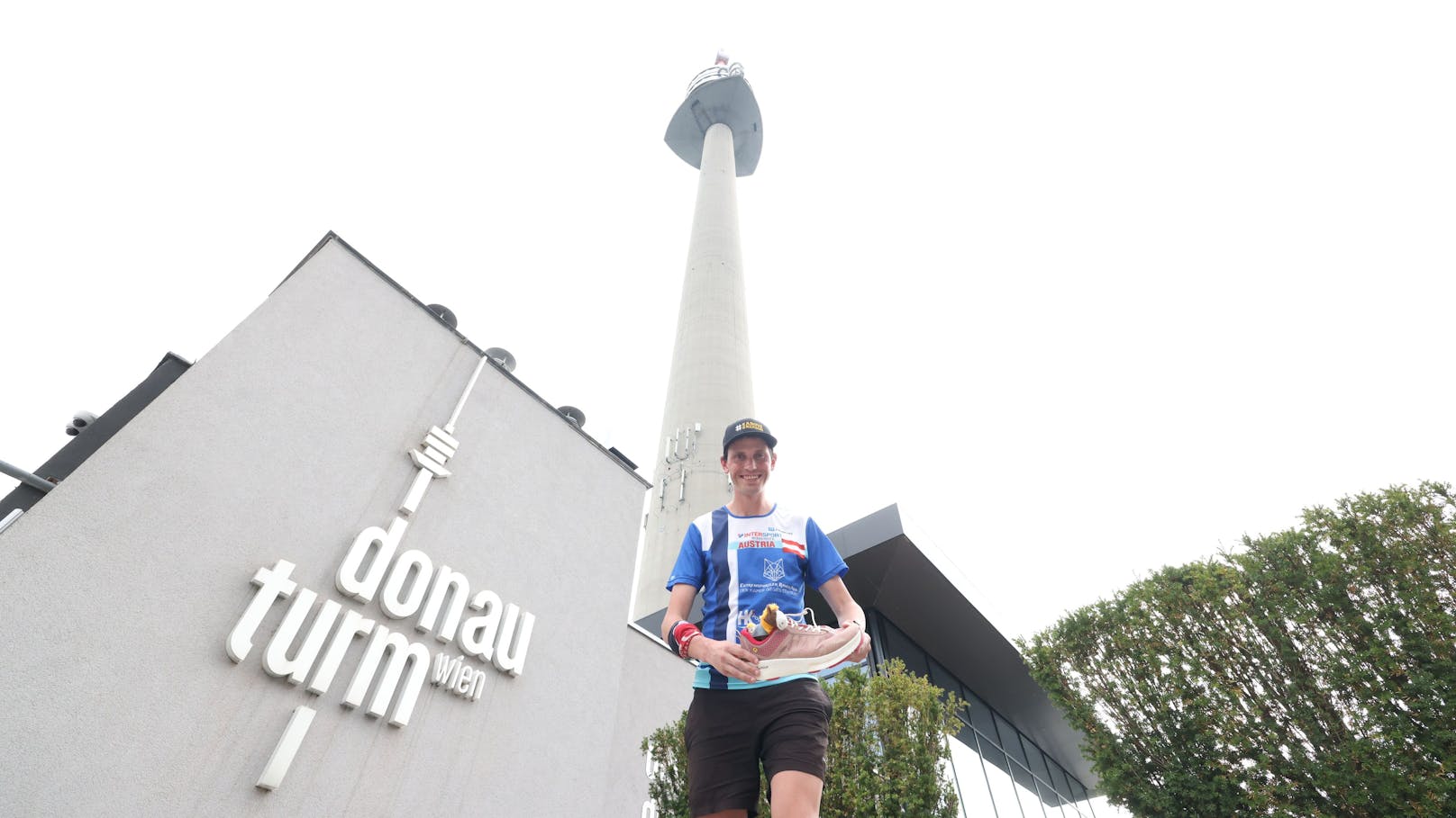 Niederösterreicher will 100 Kilometer am Donauturm laufen