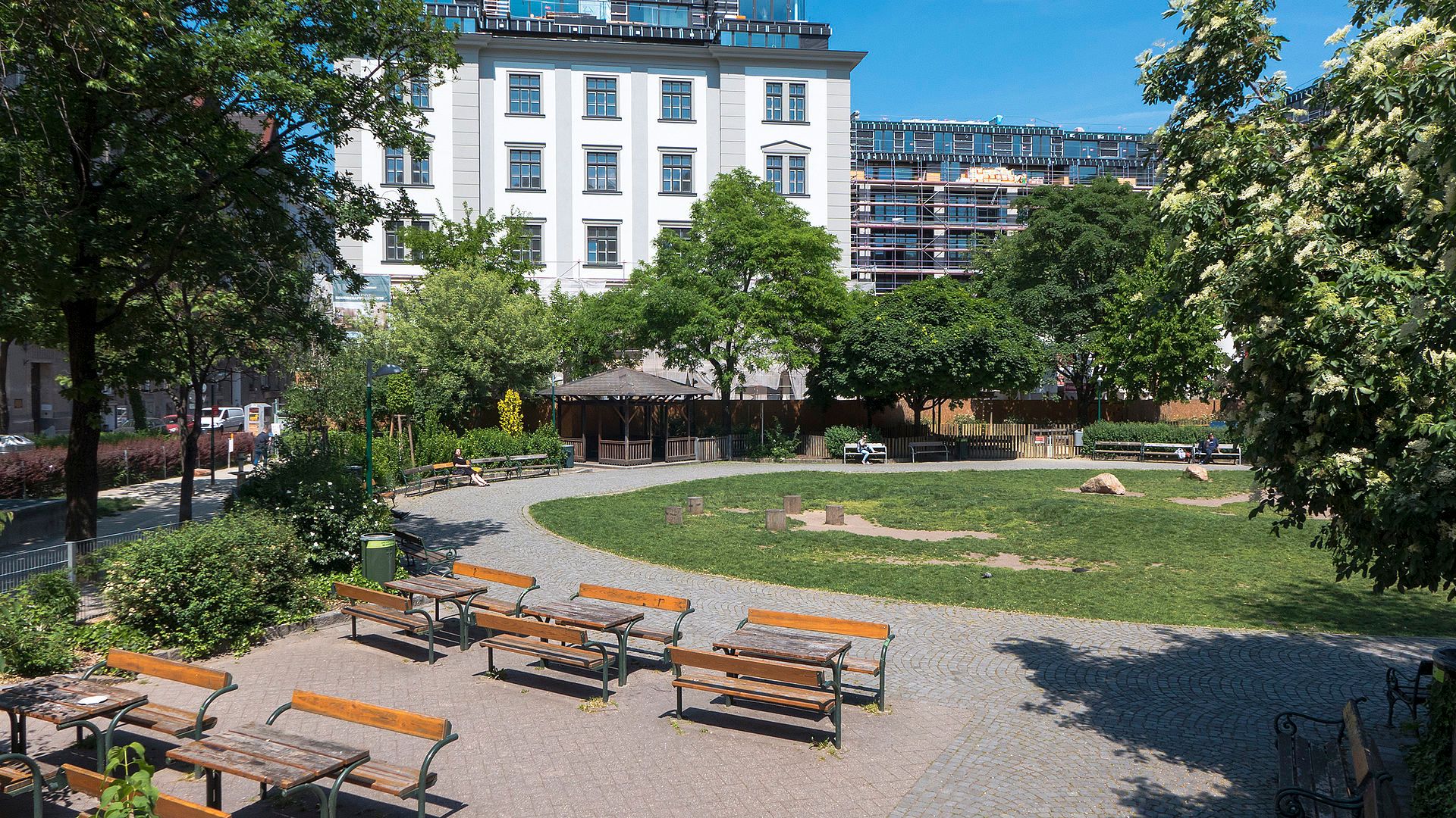 Die geplante Umbenennung des Hamerlingparks in der Josefstadt spaltet die Meinungen.