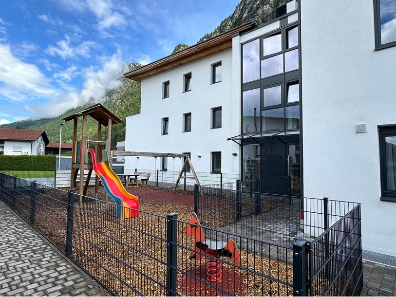 In diesem Wohnblock in der Tiroler Gemeinde Ebbs kam das Kind ums Leben. 