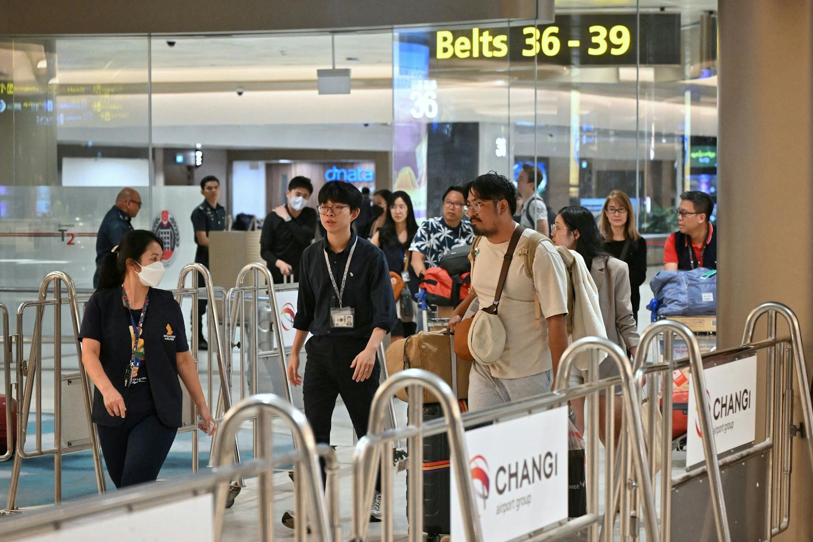 Durch heftige Turbulenzen starb ein 73-jähriger Brite auf dem Singapur Airlines-Flug SQ321. Zahlreiche Passagiere sind noch im Krankenhaus.