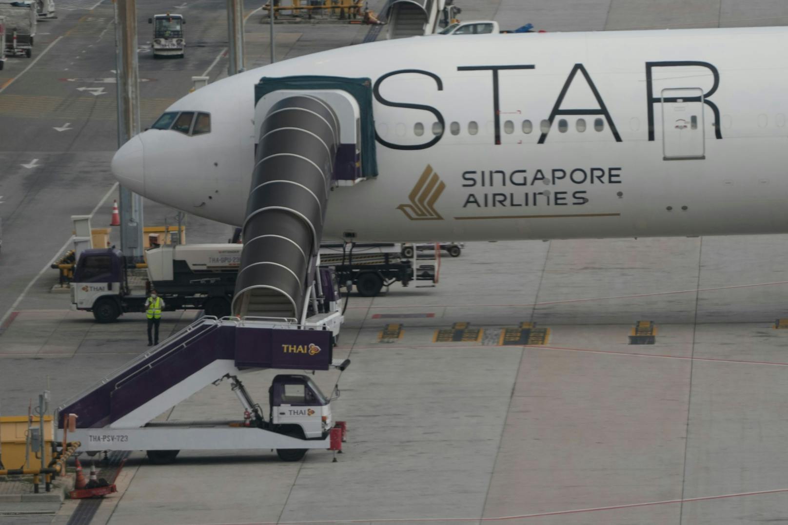 Durch heftige Turbulenzen starb ein 73-jähriger Brite auf dem Singapur Airlines-Flug SQ321. Zahlreiche Passagiere sind noch im Krankenhaus.