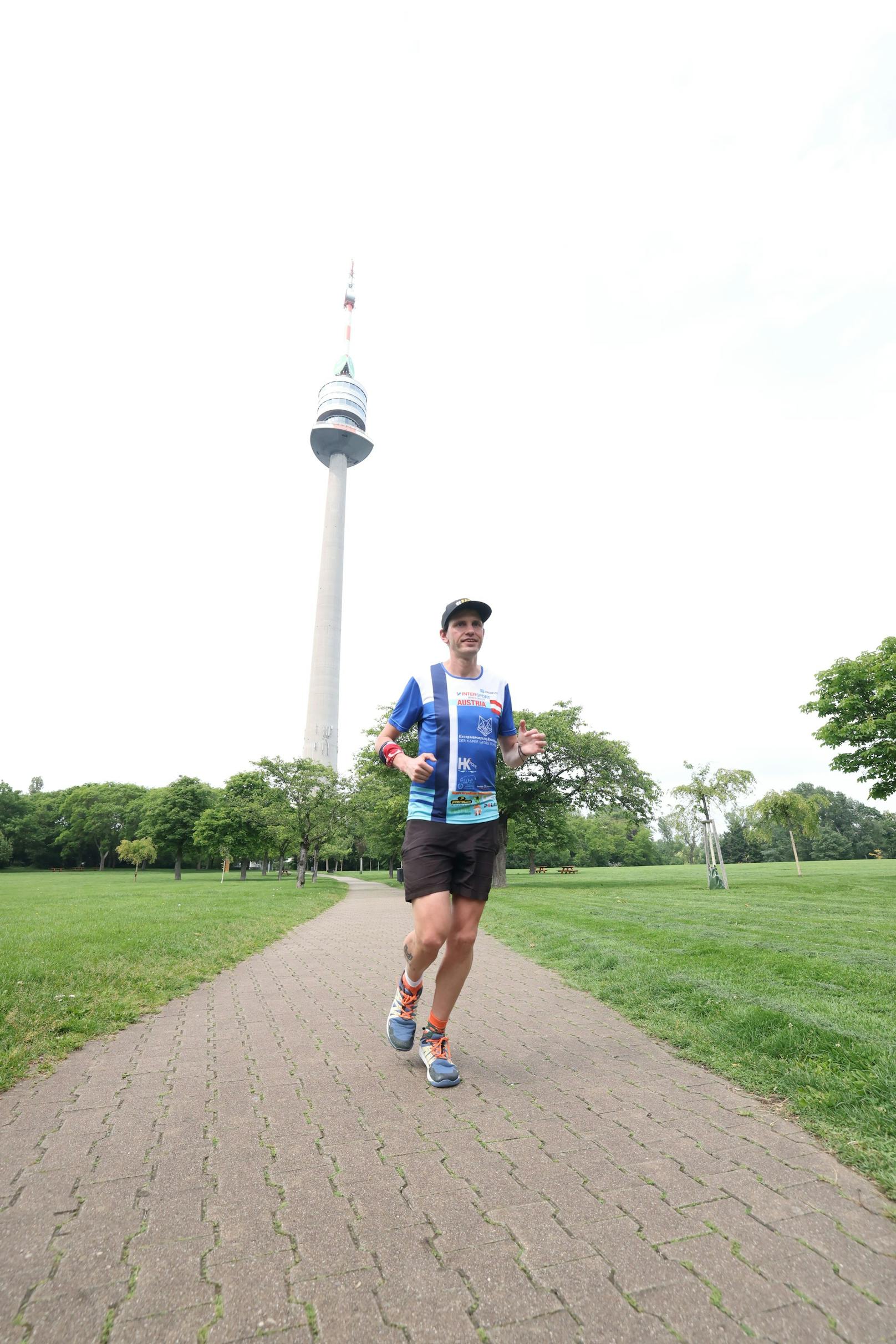 Niederösterreicher will 100 Kilometer am Donauturm laufen