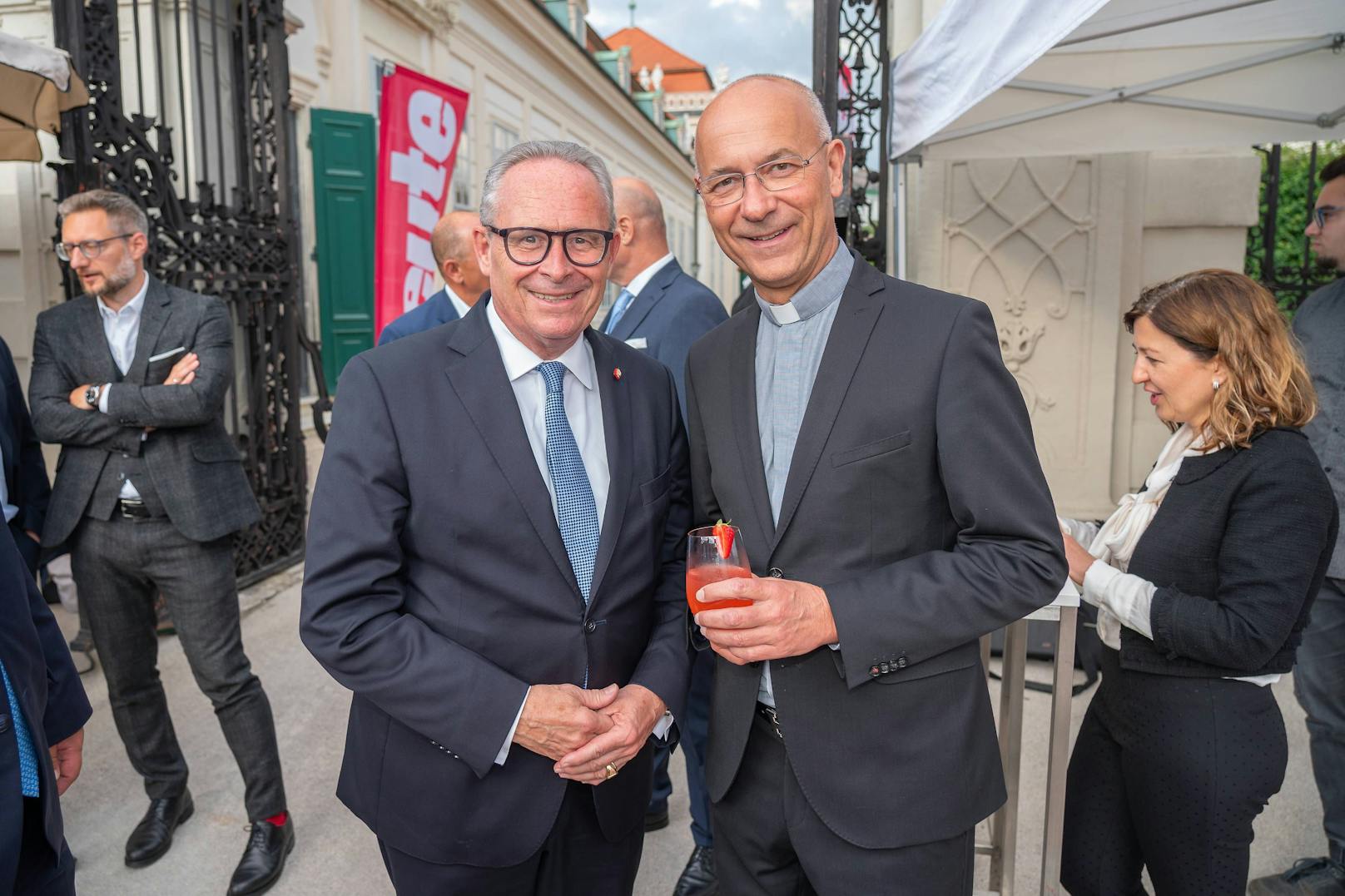 Wiens ÖVP-Stadtrat Karl Mahrer und Dompfarrer Anton Faber