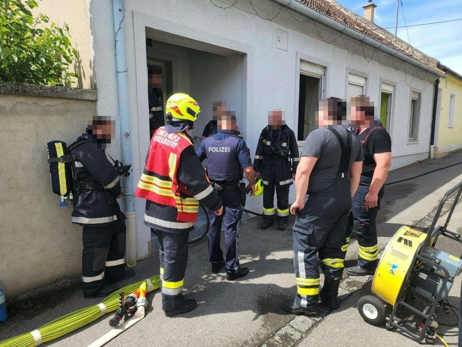 Wohnhausbrand in Drösing: Notarztheli im Einsatz