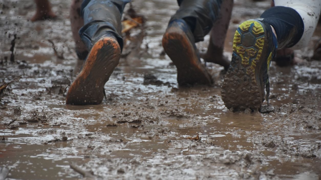 Der Mann musste aus einem Sumpf befreit werden.