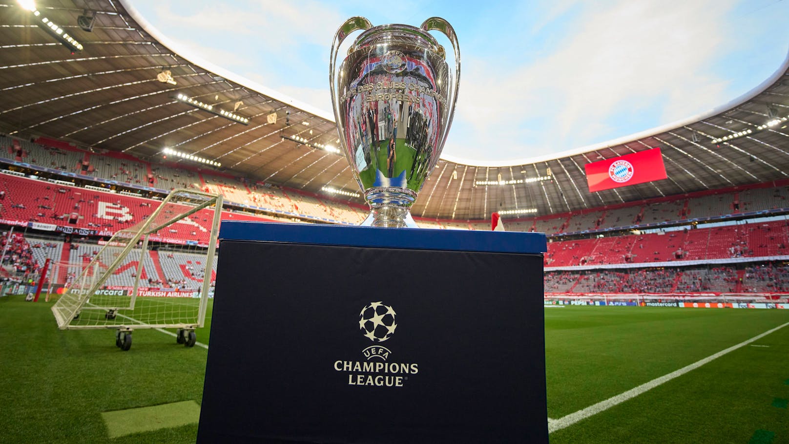 Champions League bricht mit Spieltags-Tradition