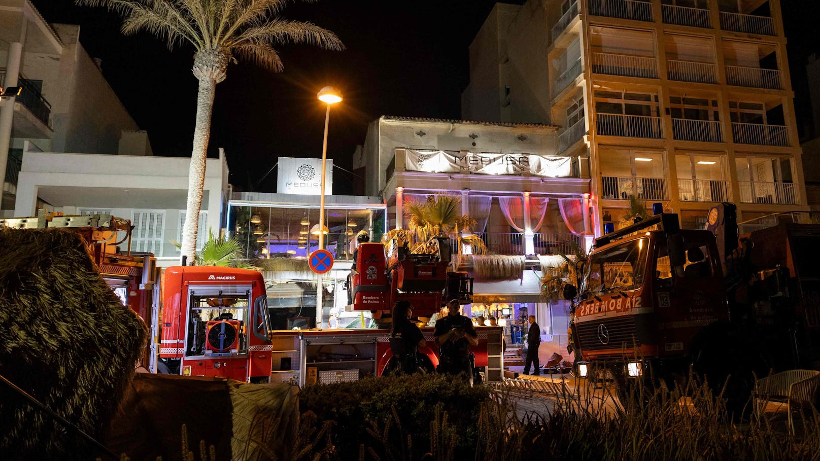 Mindestens vier Menschen haben auf der berühmten Playa de Palma Donnerstagnacht ihre Leben verloren. Ein Club war plötzlich eingestürzt.