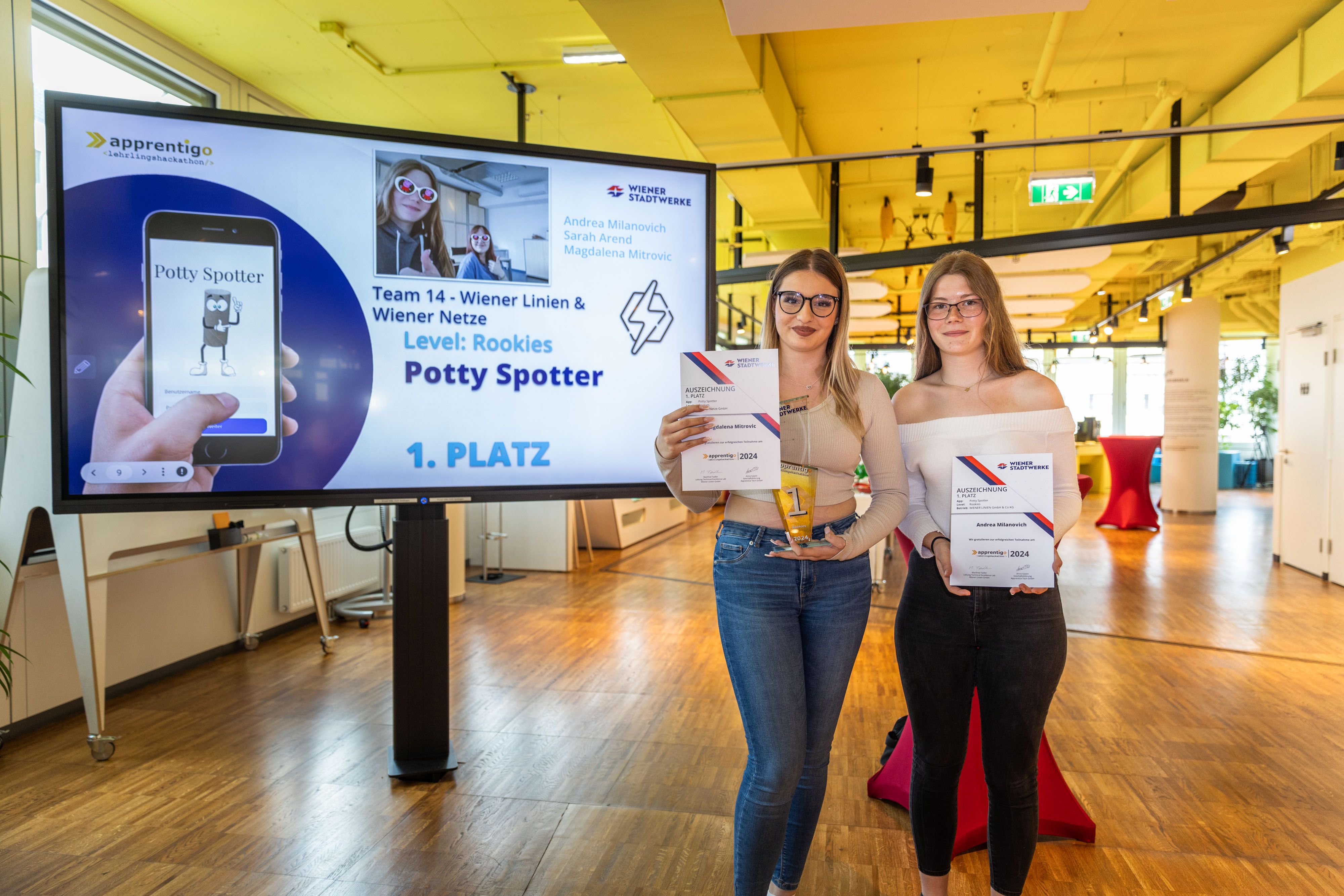 Magdalena Mitrovic und Andrea Milanovich (v.l.) und Sarah Arend entwickelten die App 