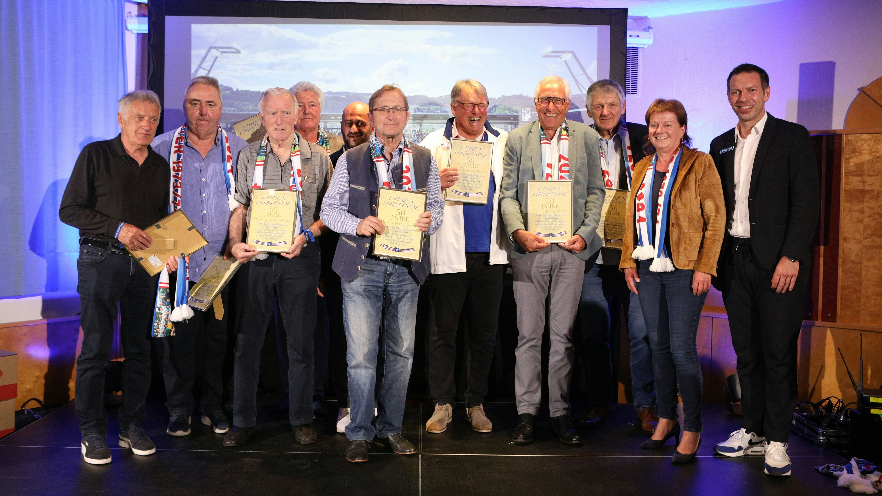 v.l.nr: Josef Stering, Erwin Fuchsbichler, Franz Wodal, Johann Scharmann, BWL Vorstandsvorsitzender Sargon Mikhaeel, Herbert Kircher, Michael Lorenz, Norbert Ebster, Ferdinand Milanovich, Vizebürgermeisterin Karin Hörzing, BWL Geschäftsführer Christoph Peschek