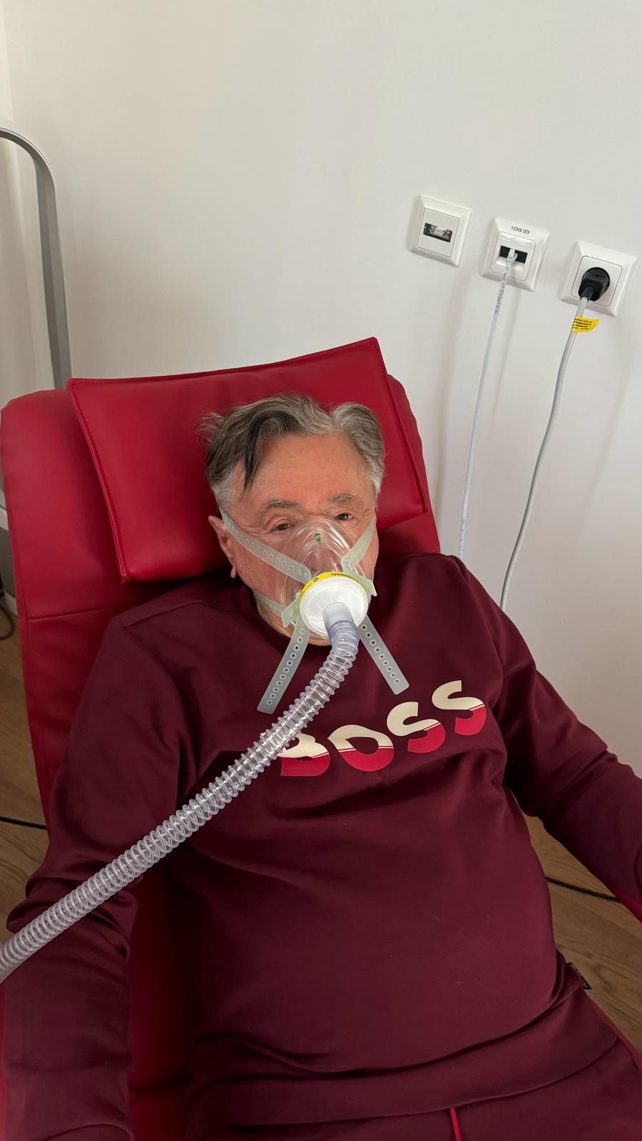 Richard Lugner ist auf Kur in Kärnten und lässt verschiedene Behandlungen machen.