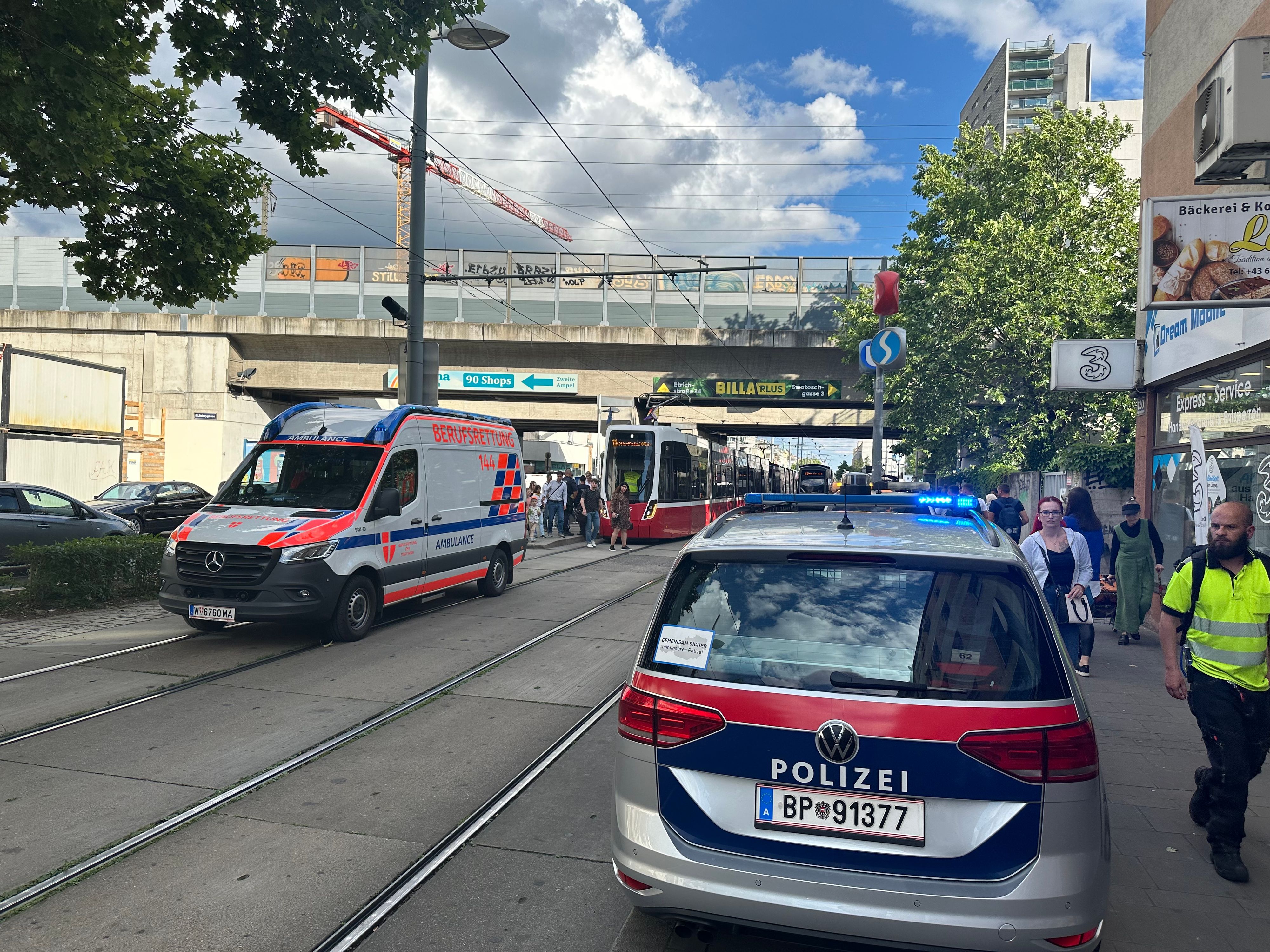 Rettungseinsatz auf der Simmeringer Hauptstraße
