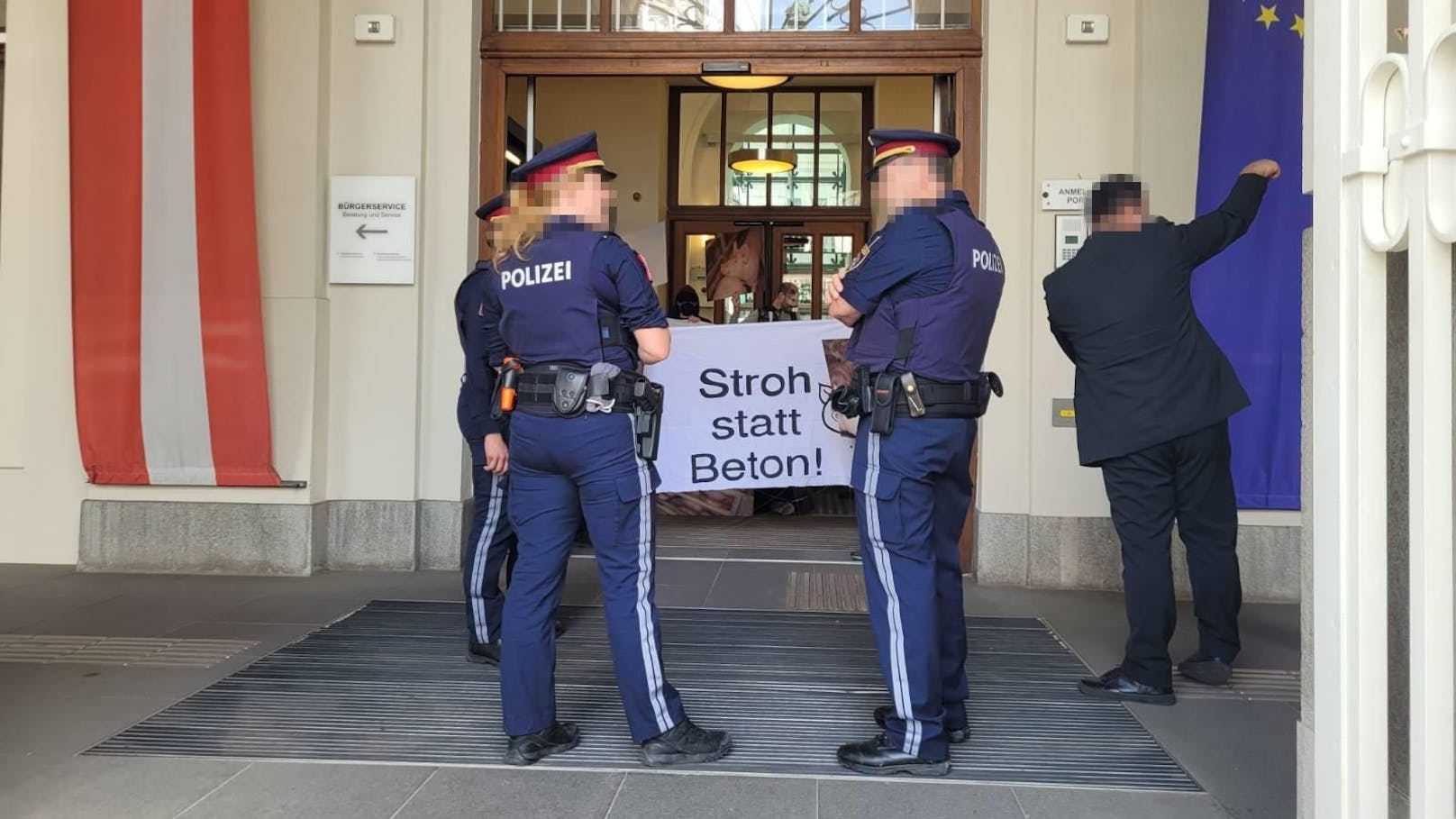 Die Polizei löste den Protest nach sieben Stunden auf.