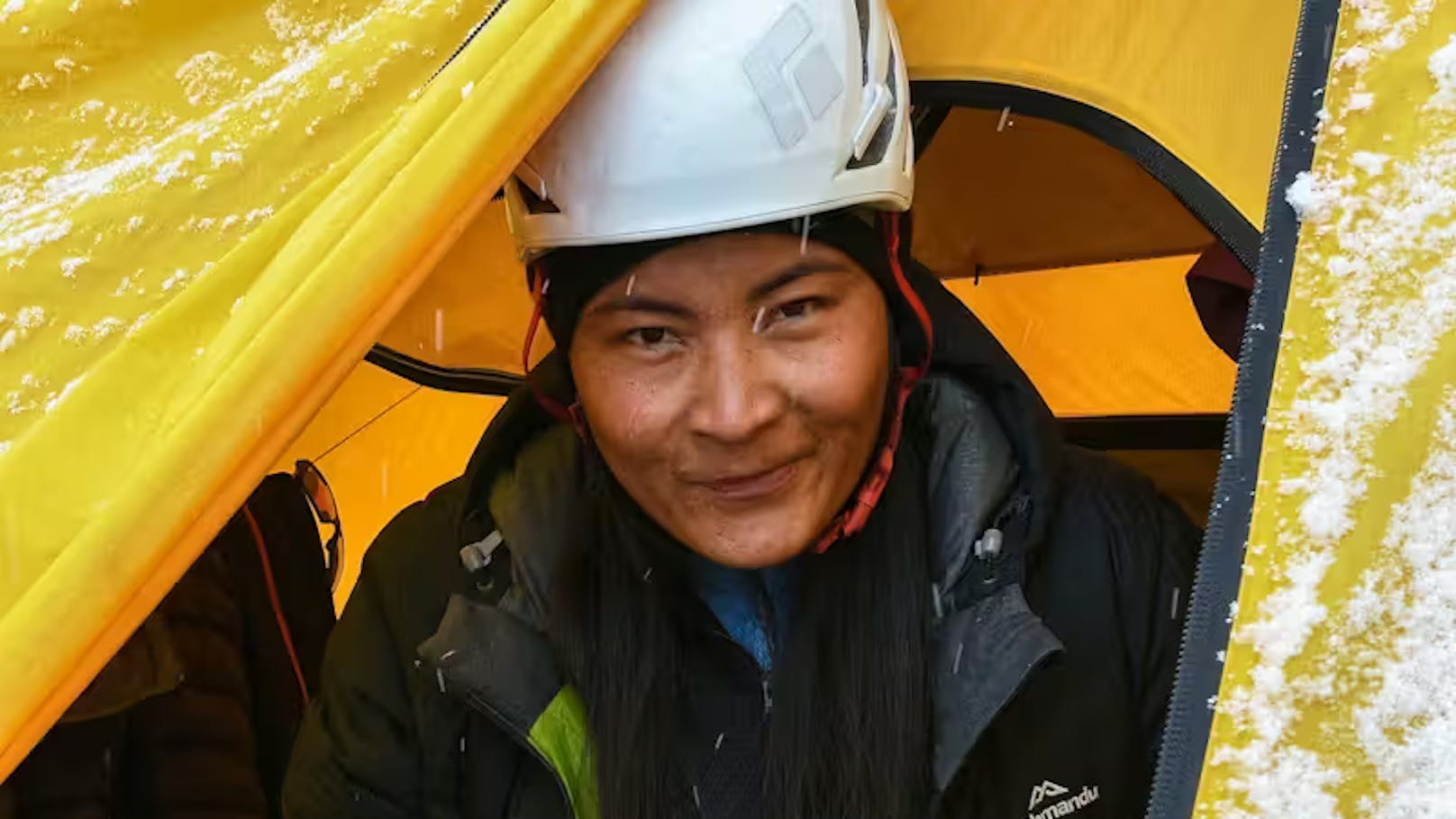Nepalesin bricht Frauen-Rekord für Everest-Besteigung