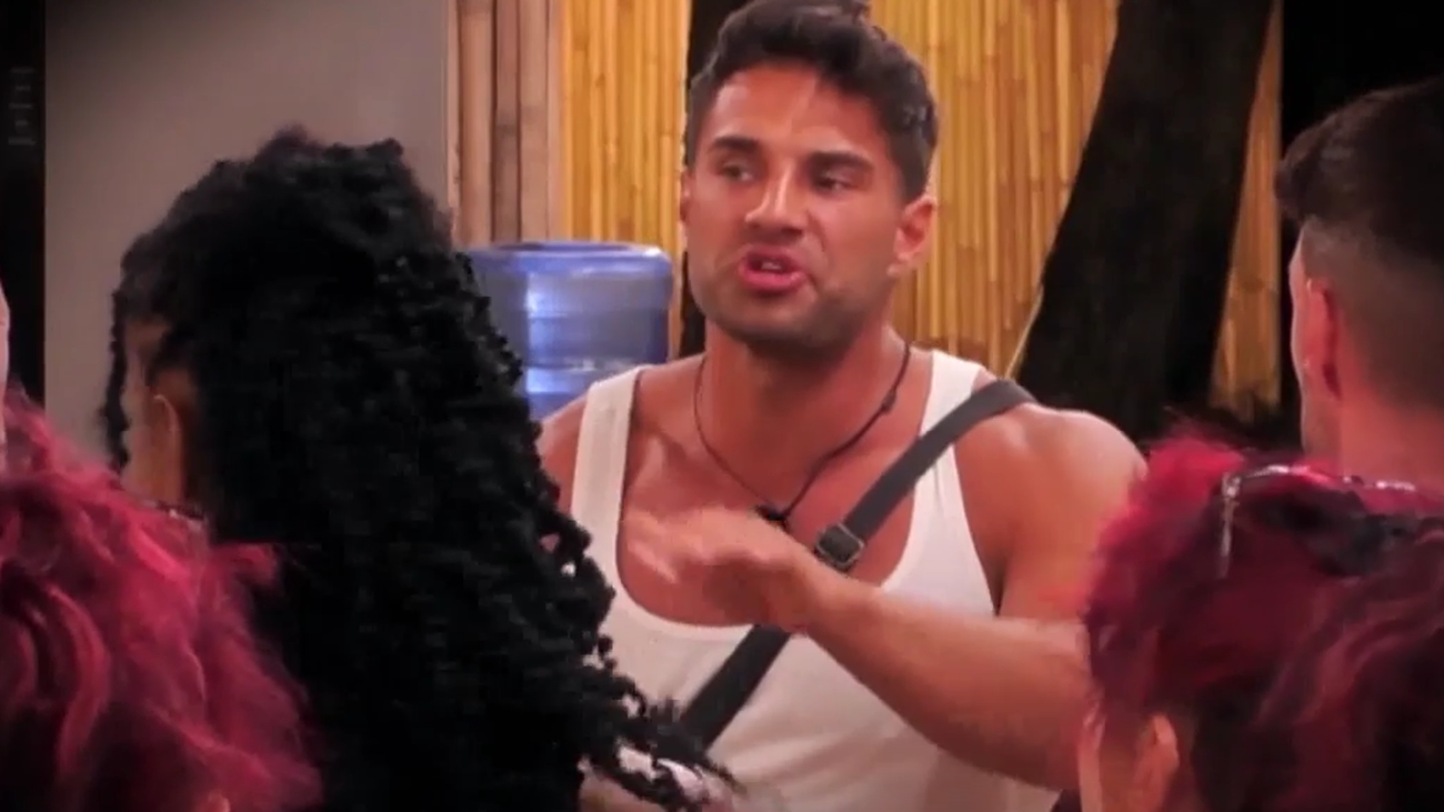 Aleks macht seinem Ärger Luft.