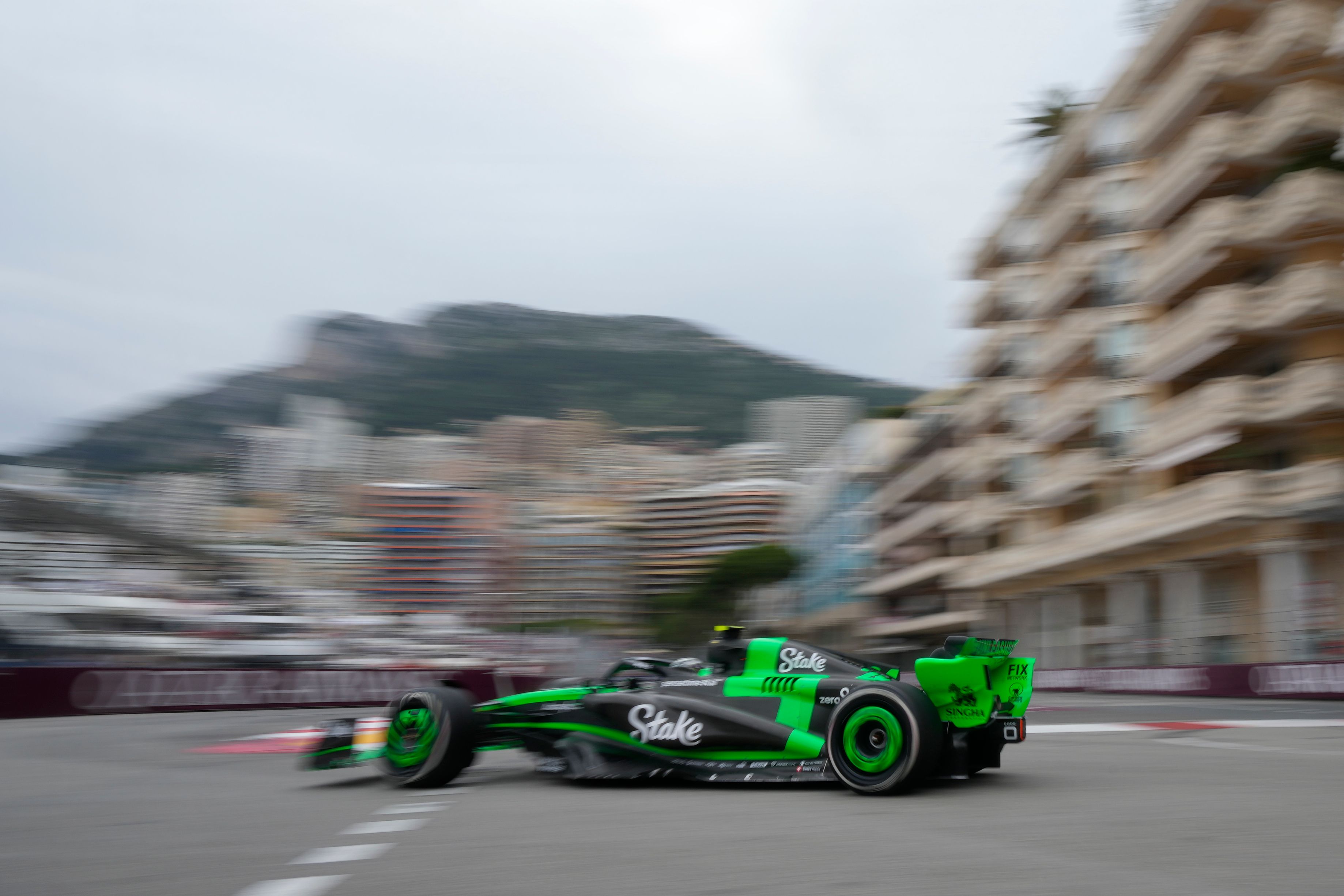 Zhou Guanyu küsste die Wand