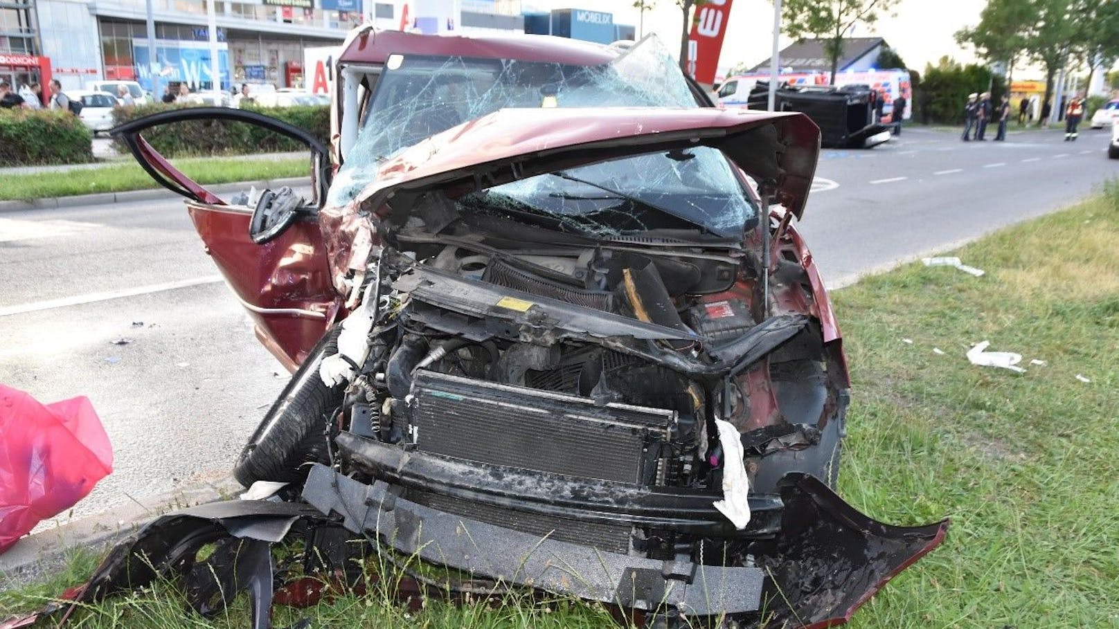 Schwerer Verkehrsunfall im Gewerbepark in der Donaustadt