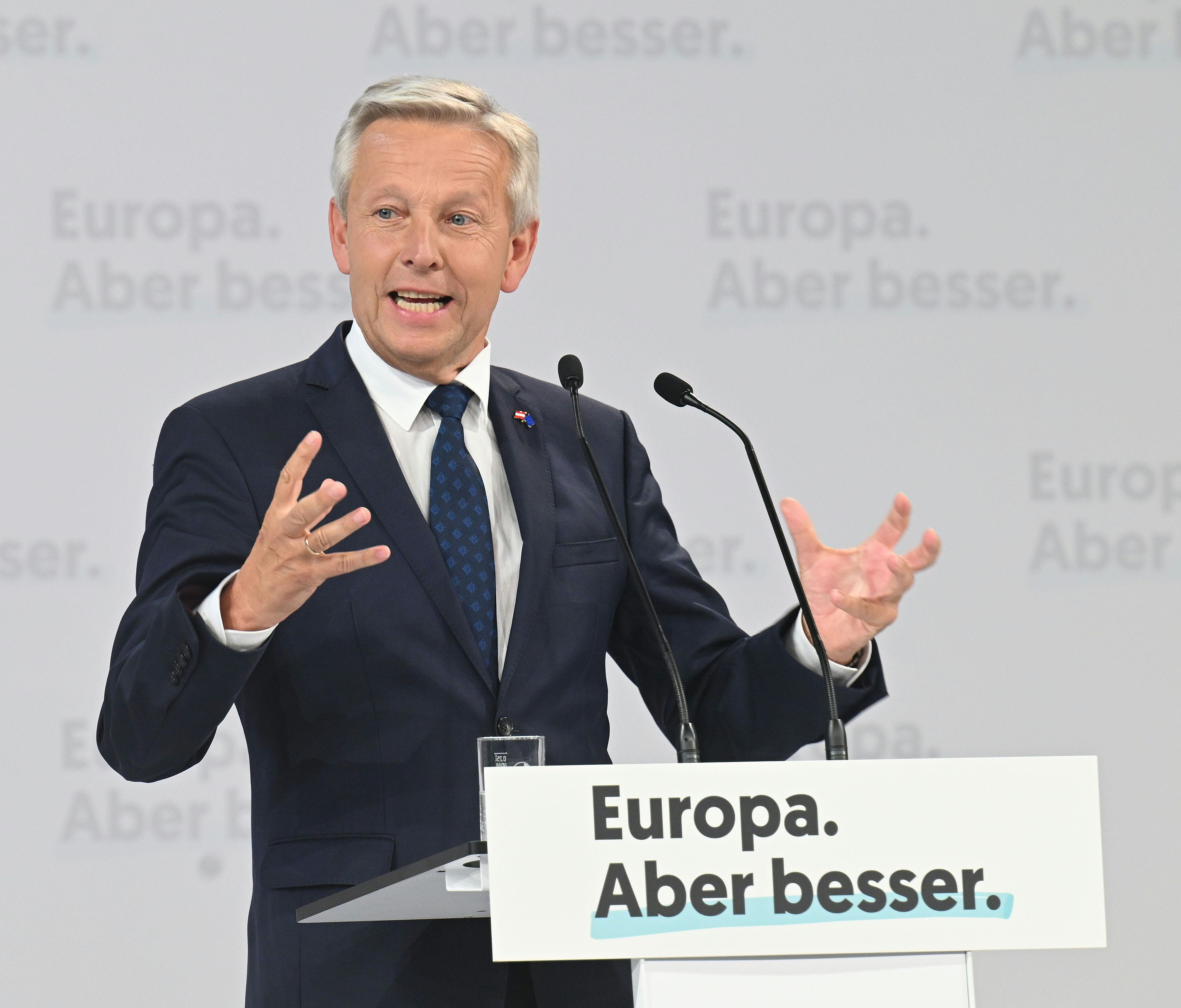 ÖVP-Spitzenkandidat Reinhold Lopatka übt vor der anstehenden EU-Wahl scharfe Kritik an der FPÖ.