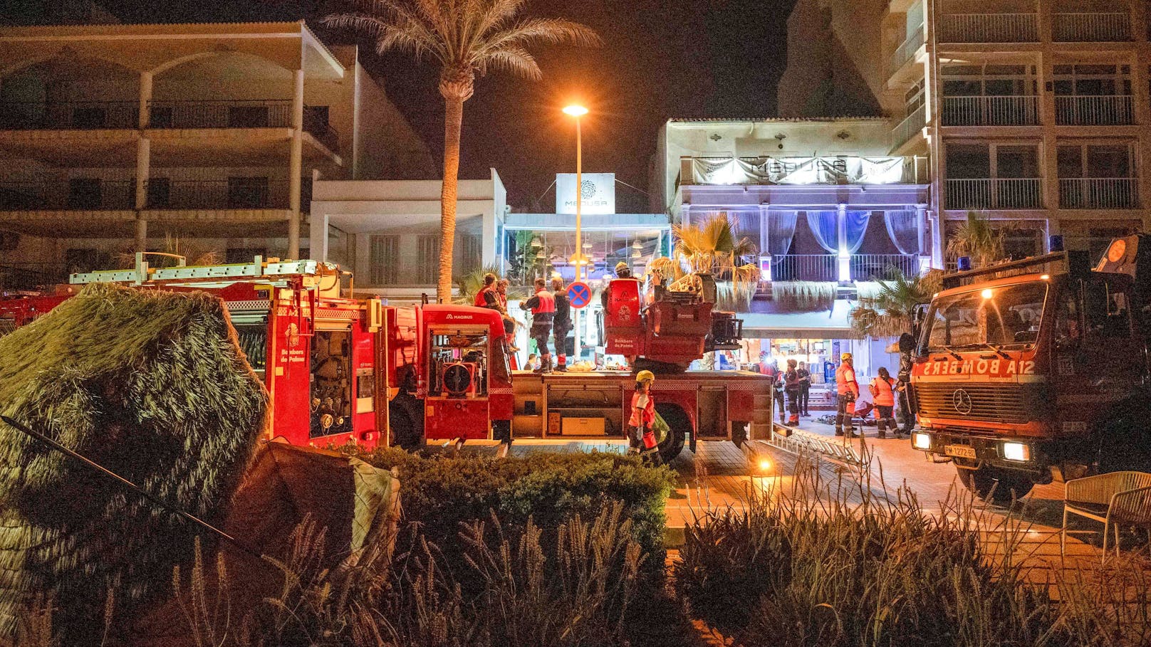 Mindestens vier Menschen haben auf der berühmten Playa de Palma Donnerstagnacht ihre Leben verloren. Ein Club war plötzlich eingestürzt.