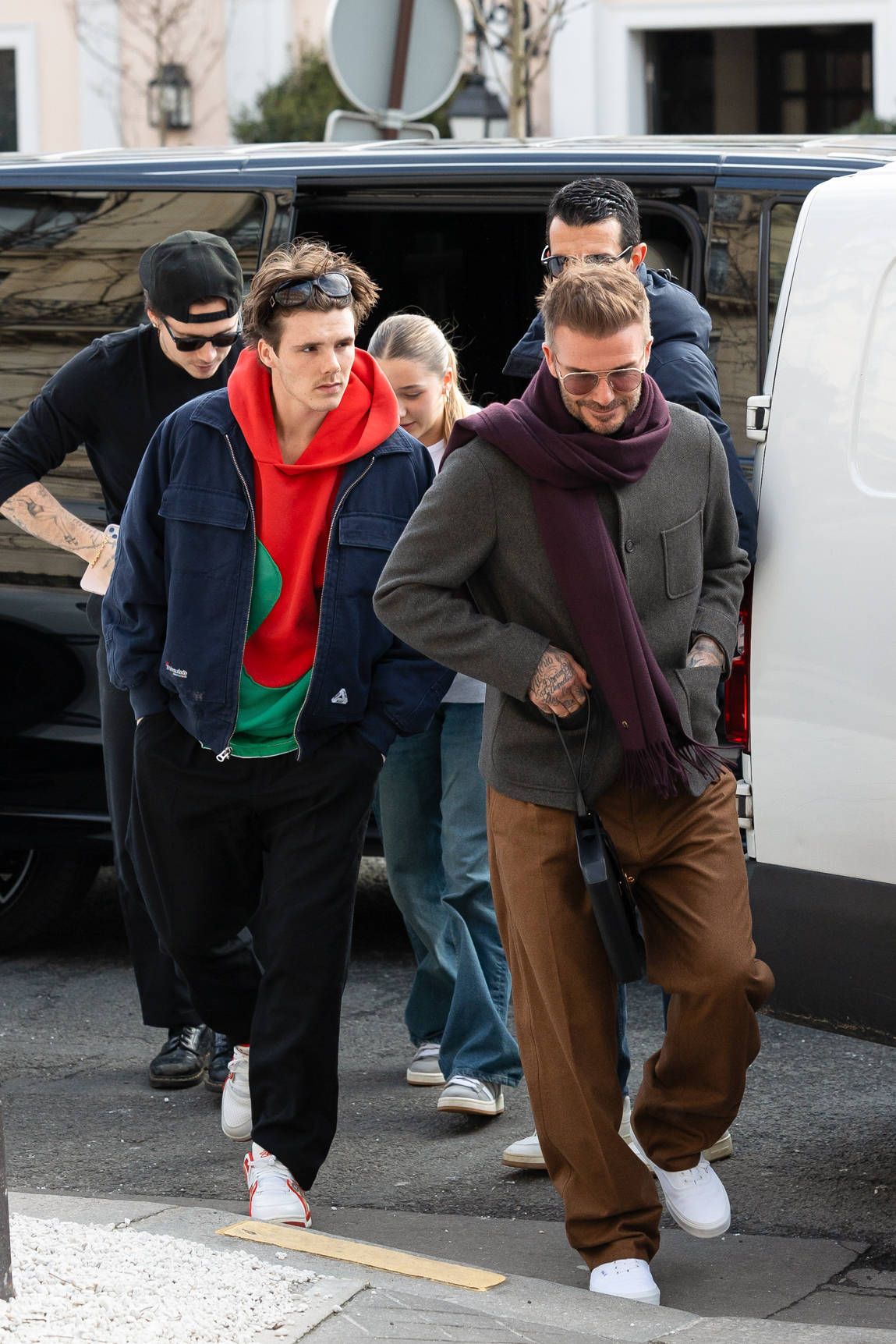 Cruz (l.) kann sich dank seiner berühmten Eltern seinen Traum verwirklichen.