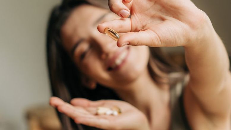 Fischöl hilft zwar Menschen, die an Herzproblemen leiden, Gesunde sollten jedoch die Finger davon lassen. (Symbolbild).