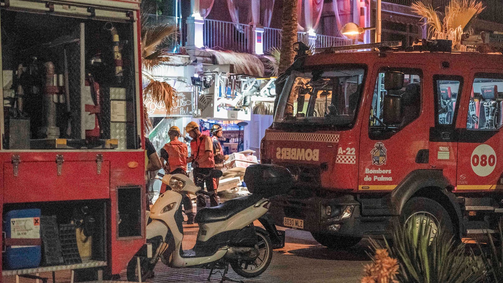 Mindestens vier Menschen haben auf der berühmten Playa de Palma Donnerstagnacht ihre Leben verloren. Ein Club war plötzlich eingestürzt.