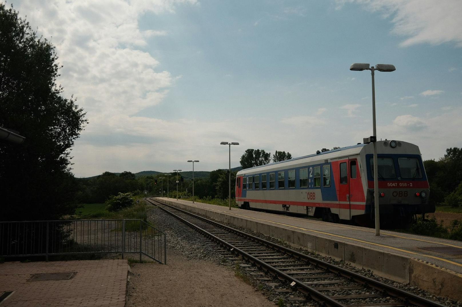 Ankunft am Bahnhof Loipersdorf-Schattendorf.
