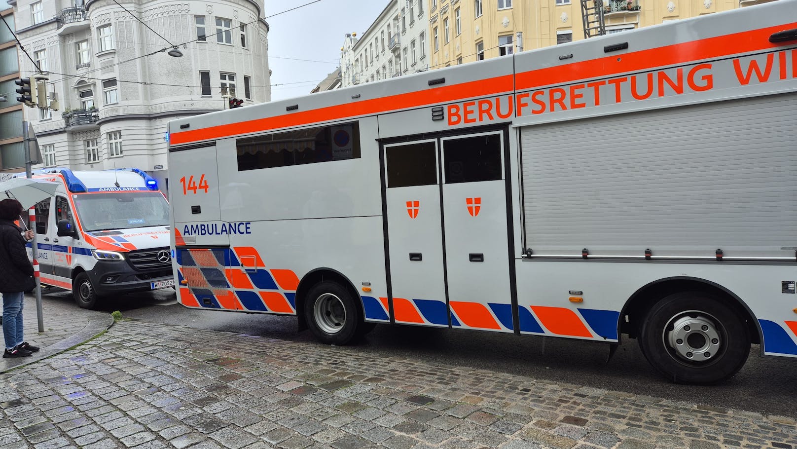 Großeinsatz für die Polizei und die Berufsrettung in der Wiener Landstraße.