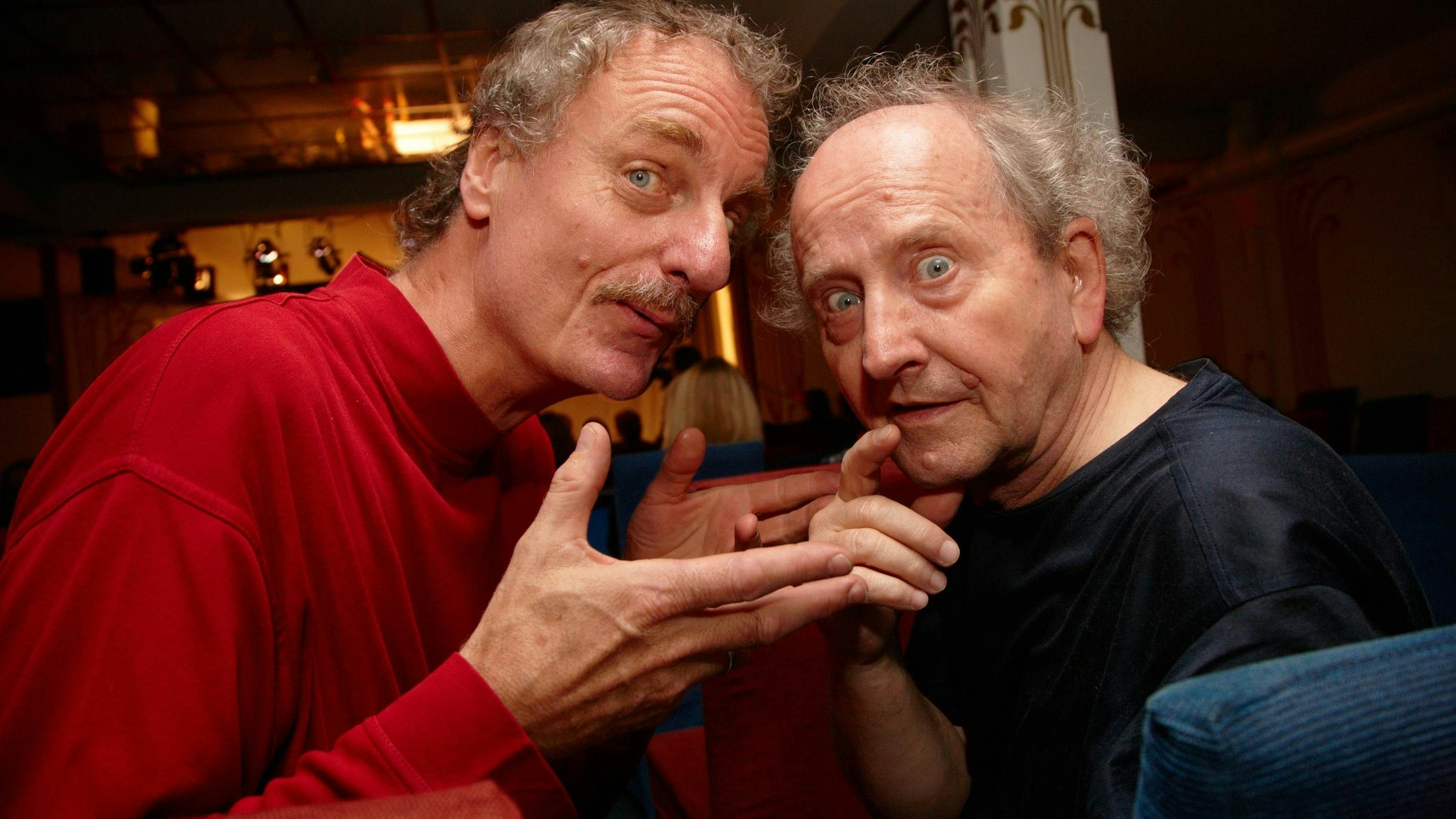 Download von www.picturedesk.com am 25.05.2024 (16:14).  Copyright: Alexander TUMA,   06.11.2008 Wien,  MUCKENSTRUNTZ (Peter Traxler) und BAMSCHABL (Wolfgang Katzer) , Buchpräsentation "A so a Theater" im Gloria Theater v. D. Truxa  - BS000768 - 20081107_PD0209 - Rechteinfo: Rights Managed (RM)